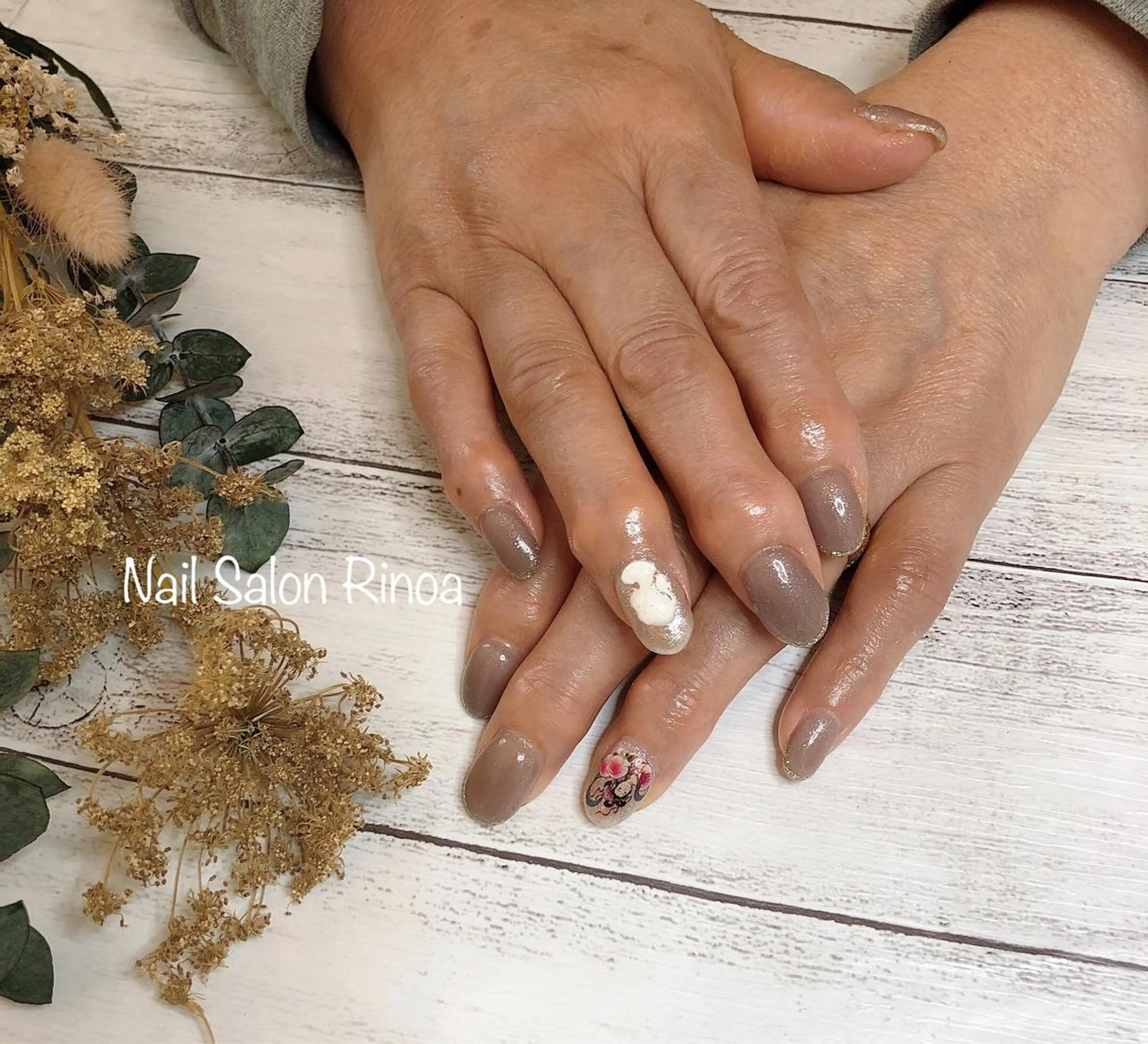 ネイル 持ち込み ストーンネイル Nail Salon Rinoaのネイルデザイン