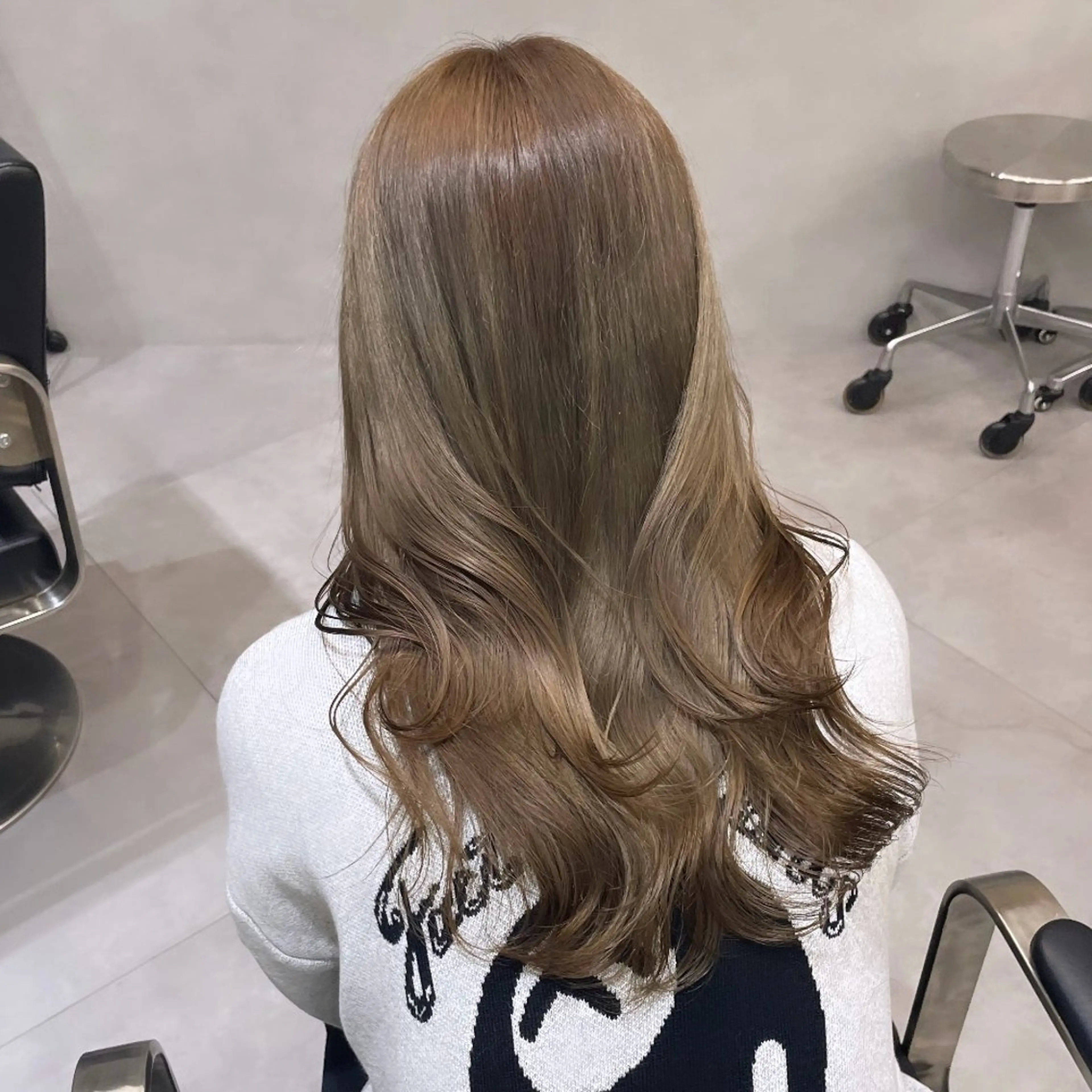 ロング カラー ブリーチ ヘアカラー Rui/透明感カラー 暖色/レイヤーカットのヘアスタイル