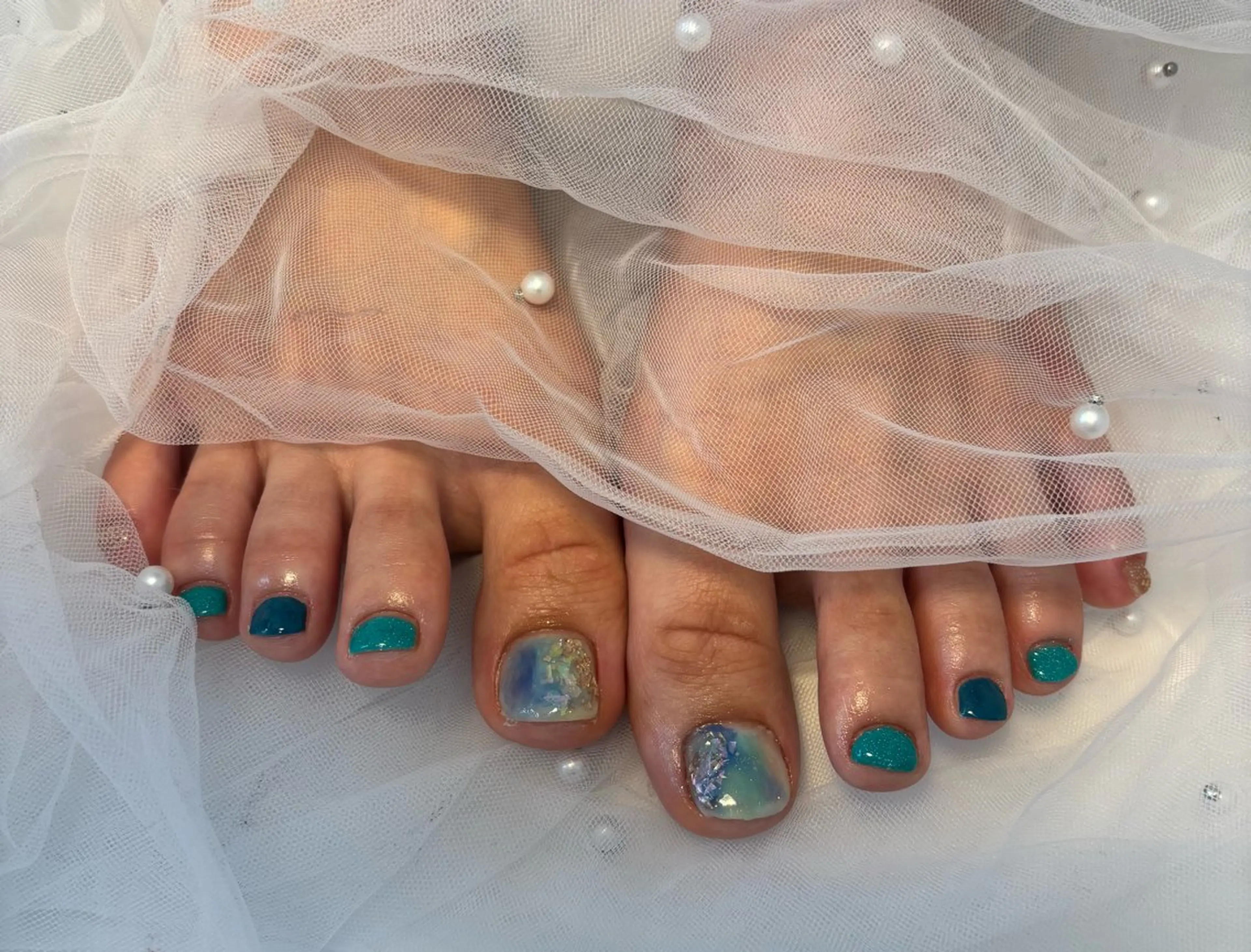 ネイル フラッシュネイル フットネイル フレンチネイル ジェルネイル ガラスフレンチ フットネイル Nail salon Natulalのネイルデザイン