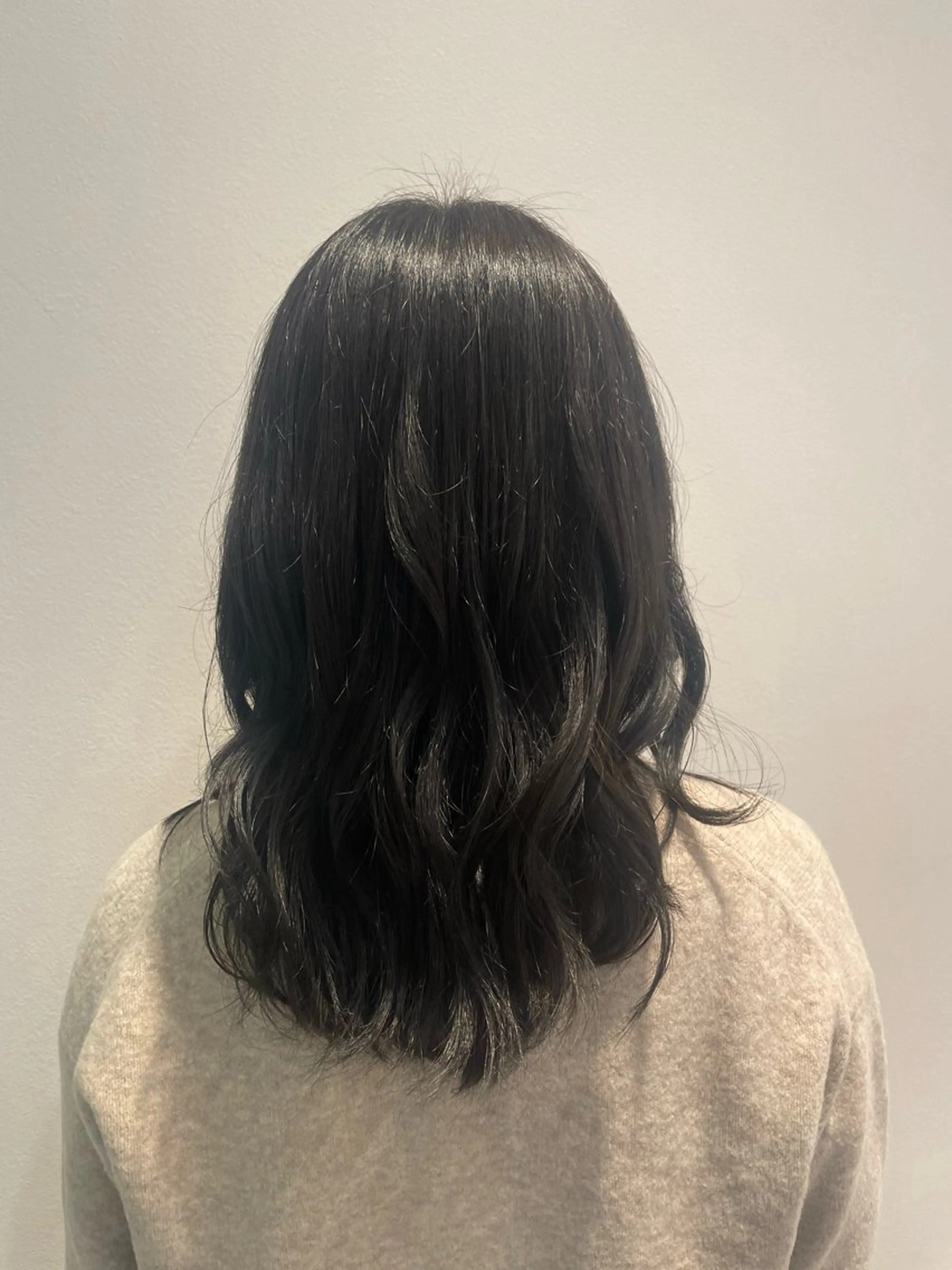 ミディアム カラー オリーブカラー 堀 ゆきみのヘアスタイル