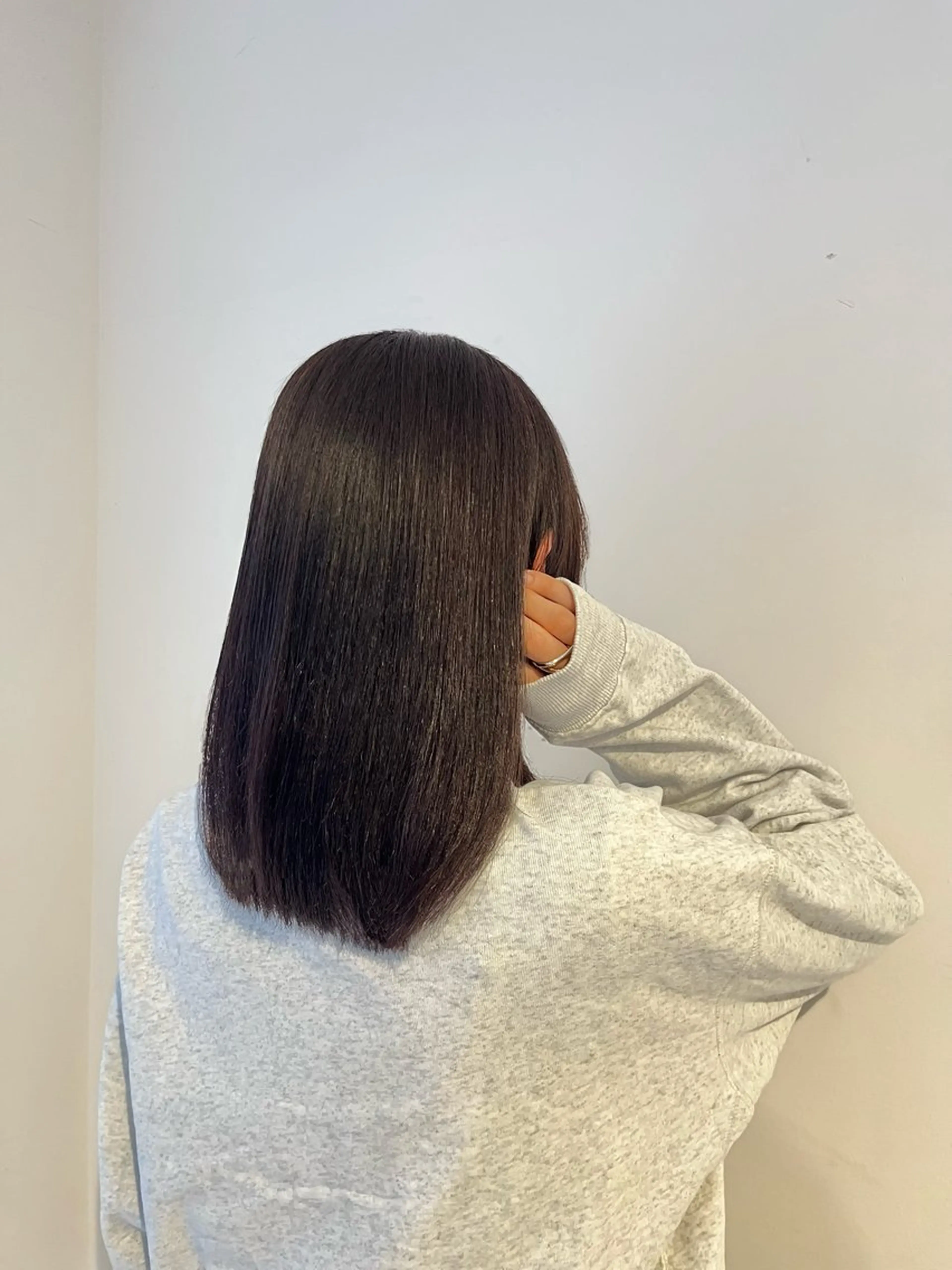 セミロング カラー 小原 里都のヘアスタイル