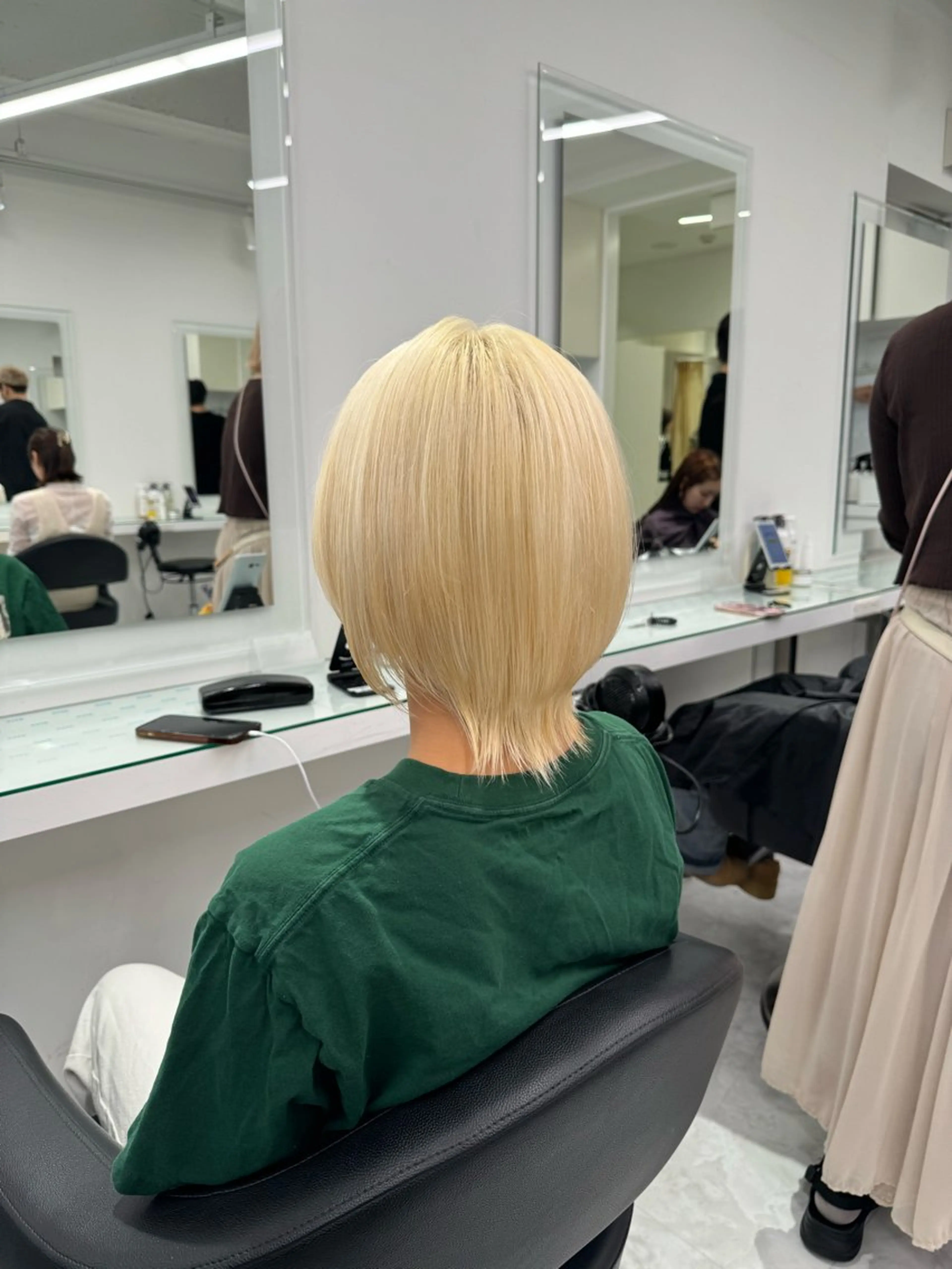 ミディアム カラー ヘアアレンジ ヘアカラー トリートメント ヘッドスパ ヘアセット ハイトーン艶カラー 🤍ゆうひのヘアスタイル