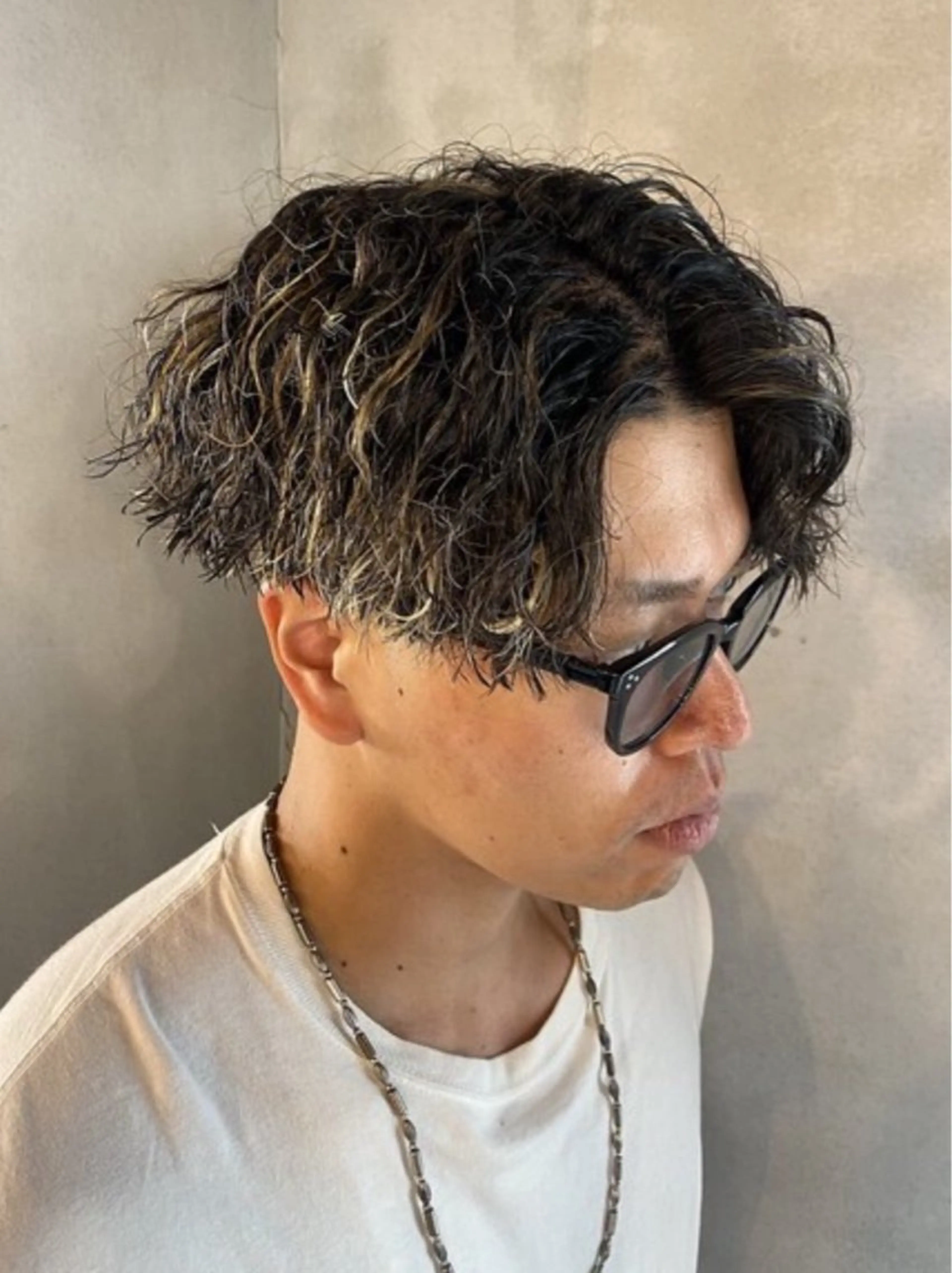 メンズ カット ヘアカラー パーマ パーマ特化美容師 🔥Yoshiyaのヘアスタイル