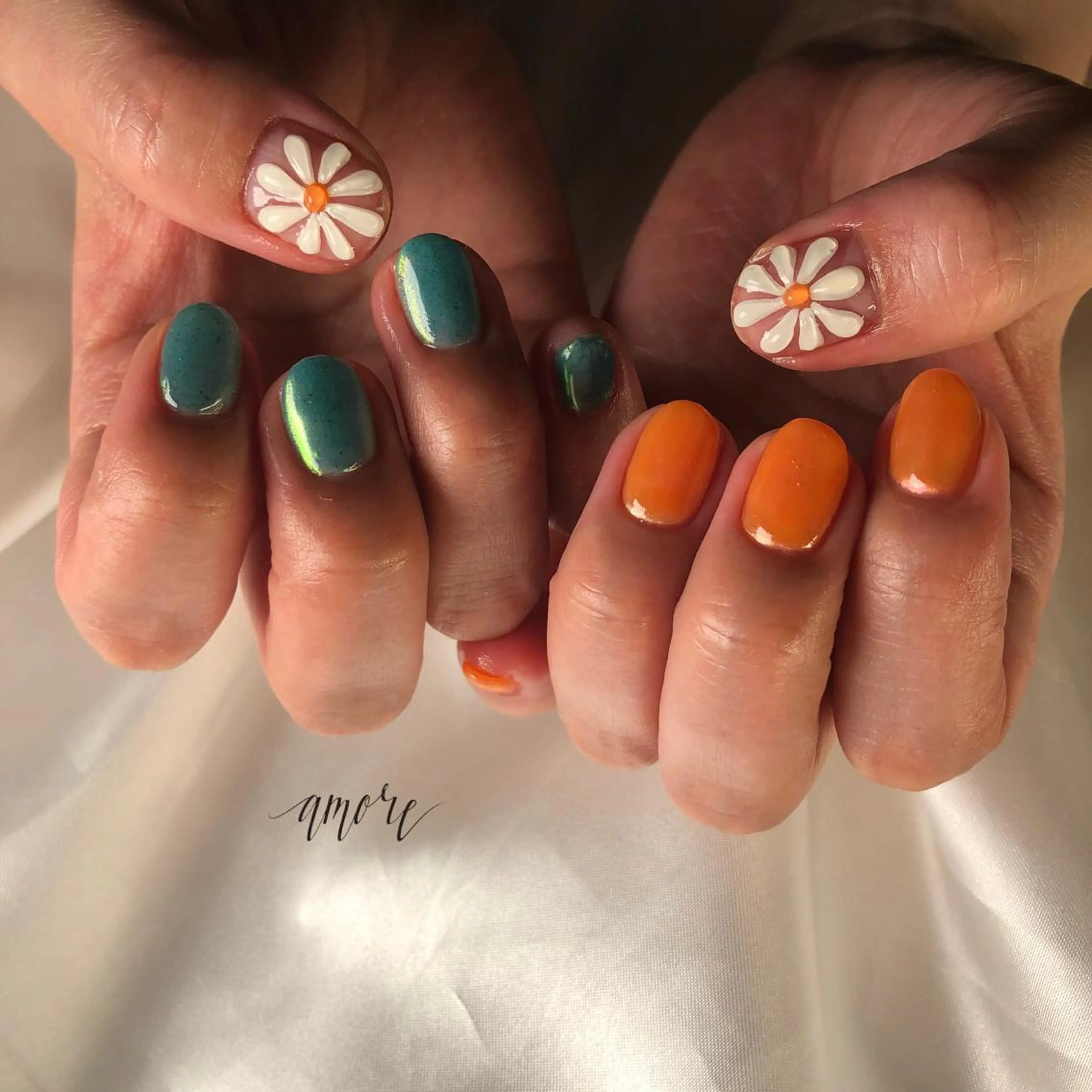 ネイル アートネイル ジェルネイル 氷ネイル・うるうるネイル マグネットネイル ミラーネイル You kyehwaのネイルデザイン