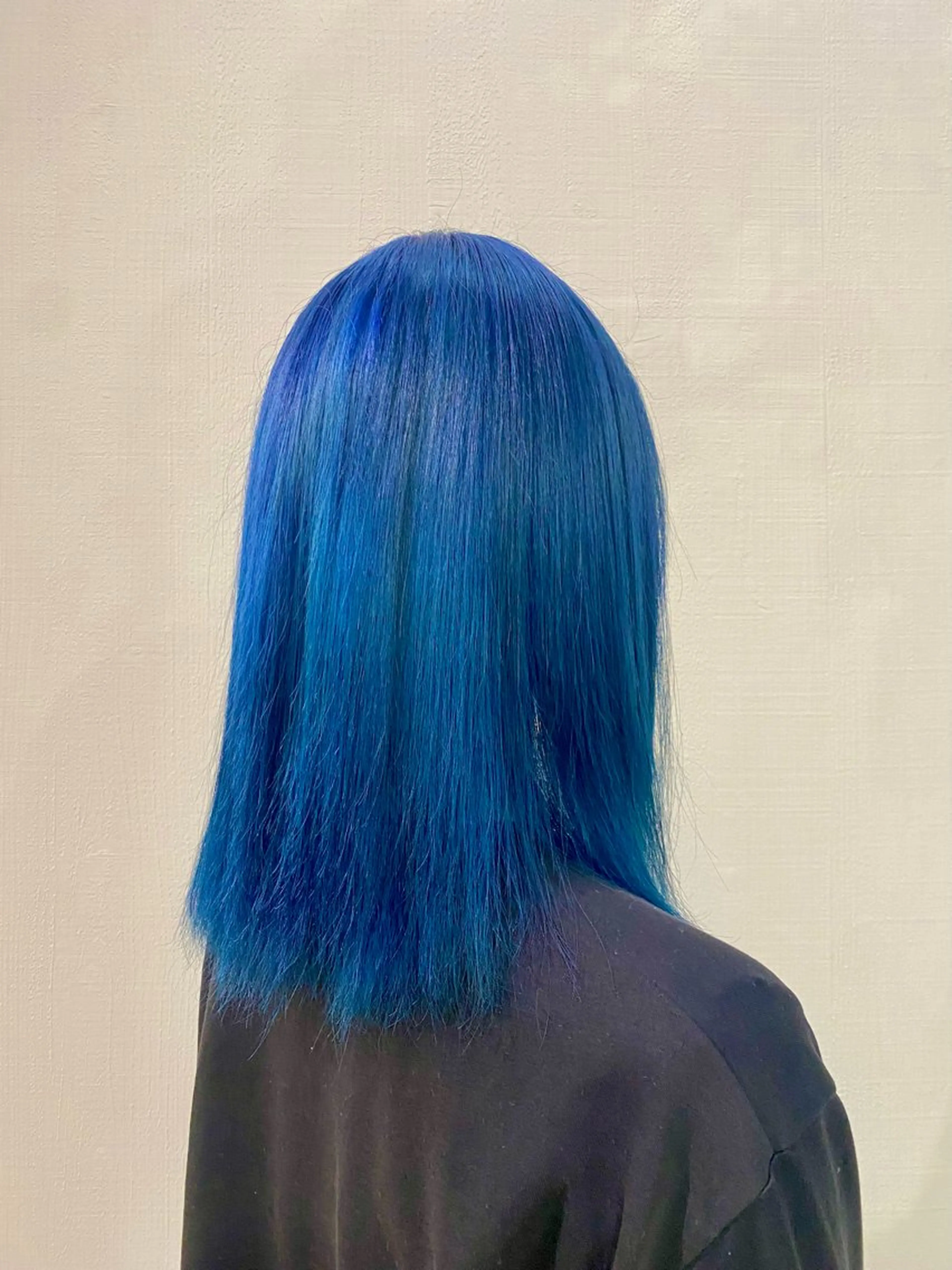 セミロング カラー ブリーチ ブルーカラー ヘアカラー 杉森 蘭琉のヘアスタイル