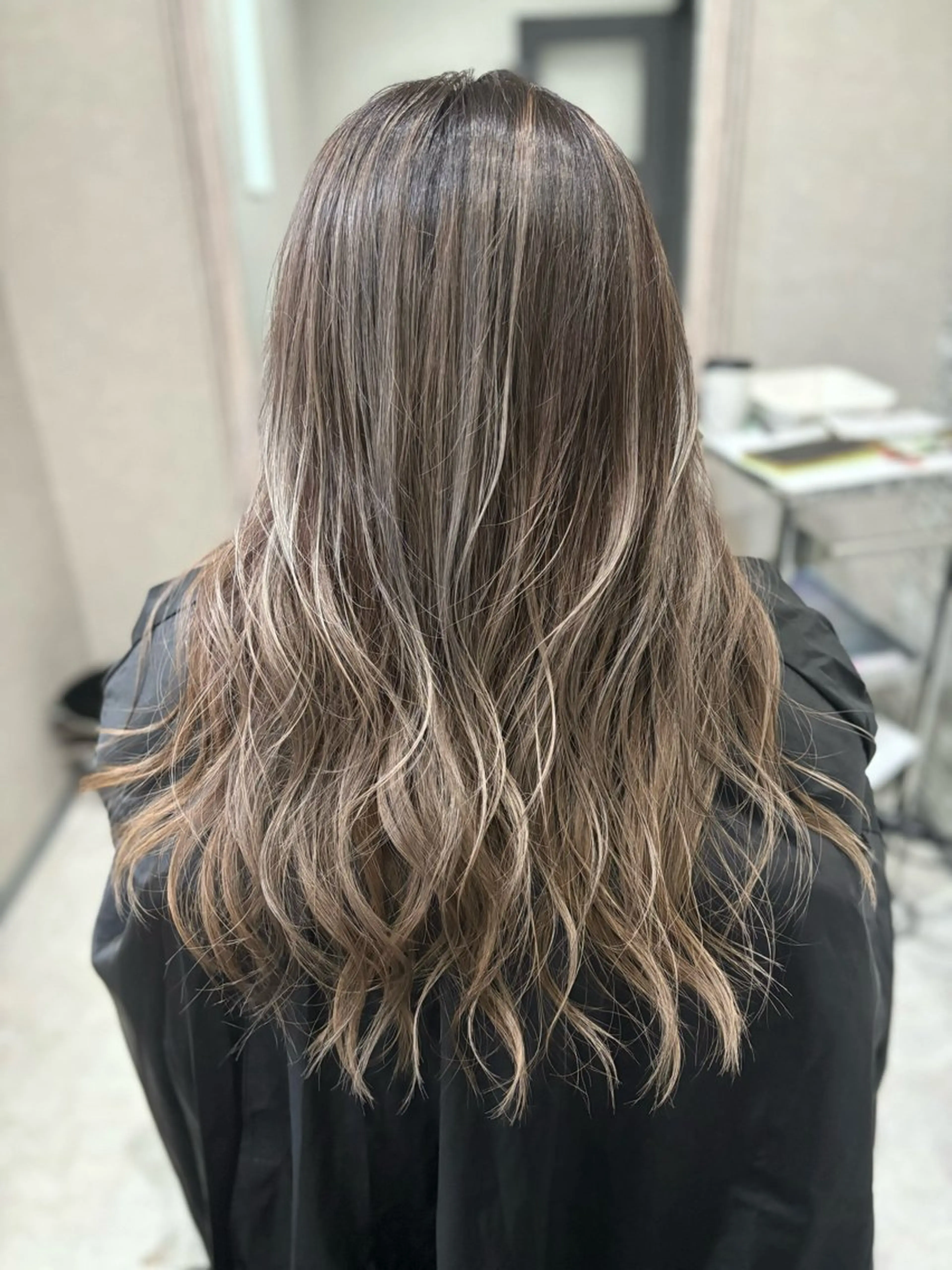 ロング レイヤーカット Welila by haku所属・Yuuki ウェリラバイハクのヘアスタイル