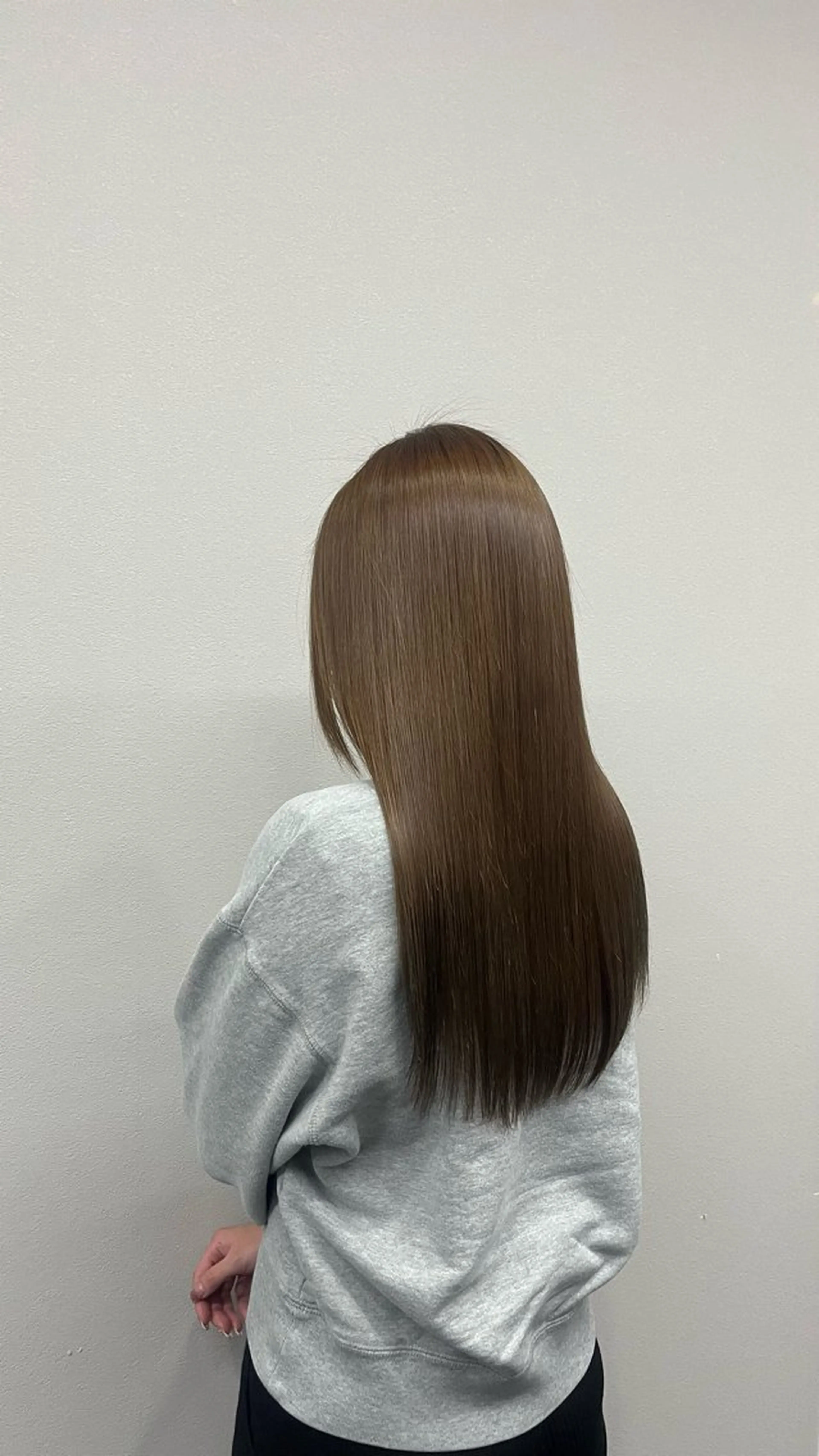 セミロング BALE所属・祥華(さちか)／透 明感カラー／髪質改善のヘアスタイル