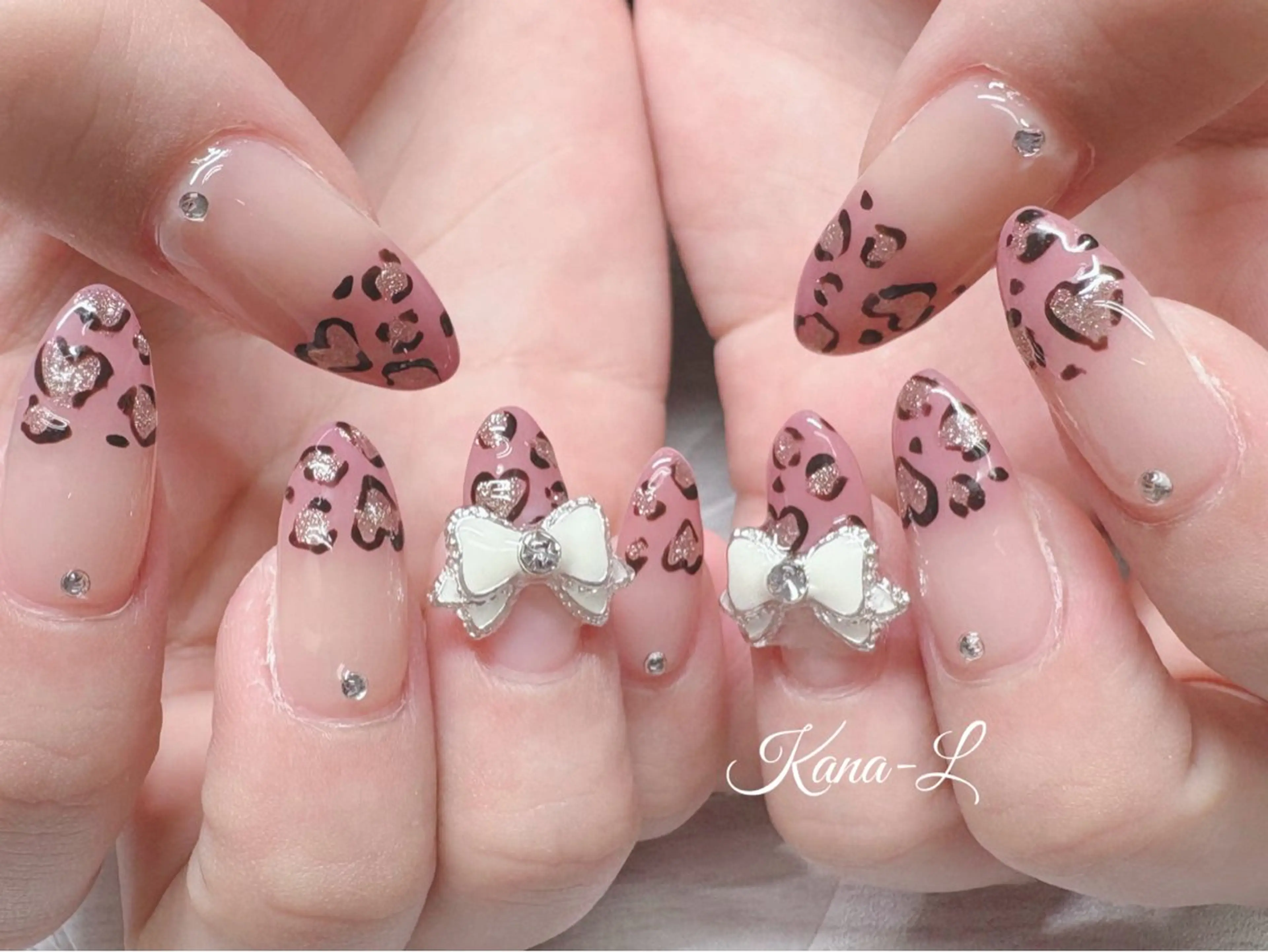 ネイル 芦辺 香奈のネイルデザイン