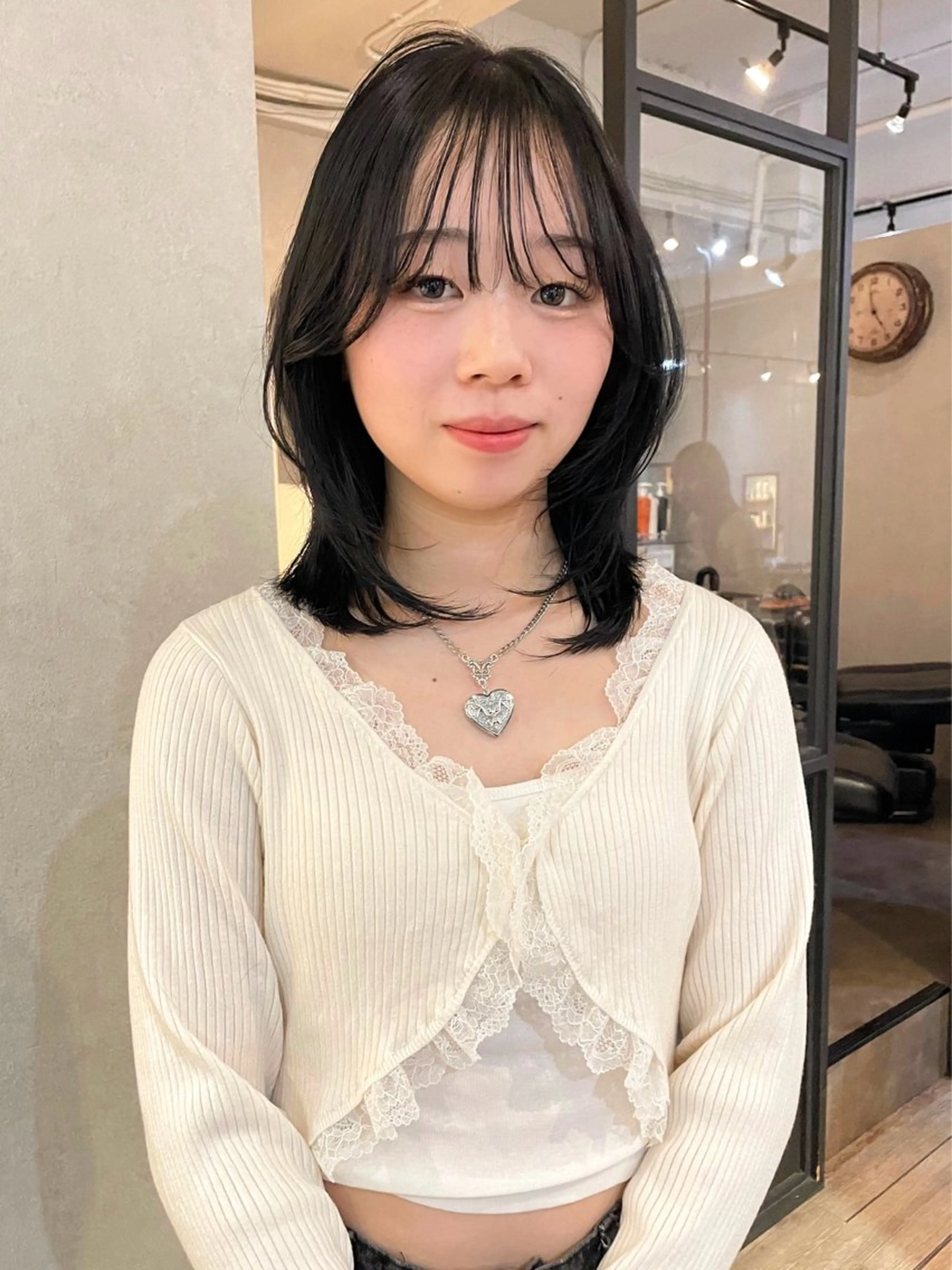 ミディアム カラー ERINA/レイヤー /梅田のヘアスタイル