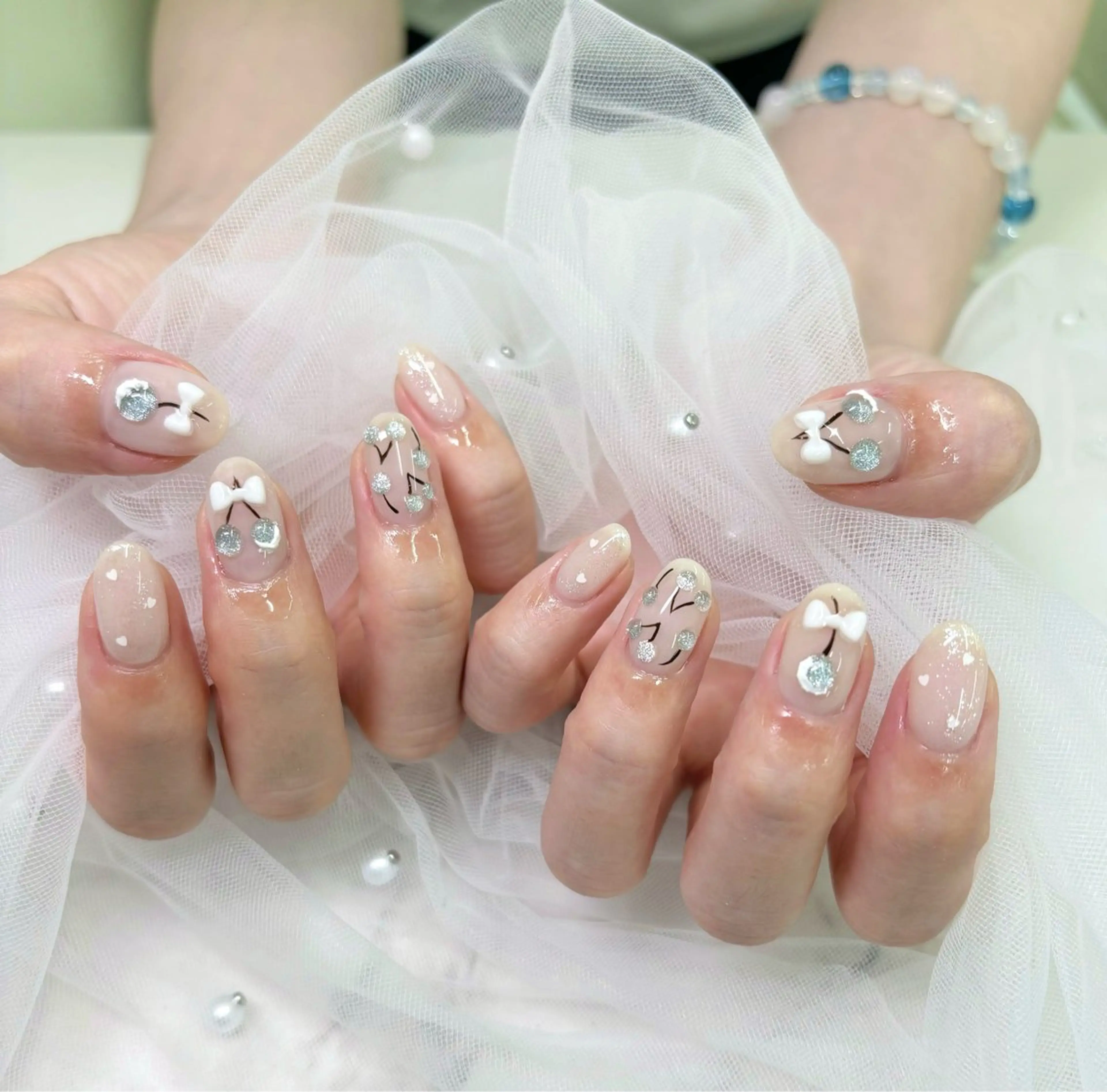 ネイル ブルー ハンドネイル 秋元 琴音のネイルデザイン