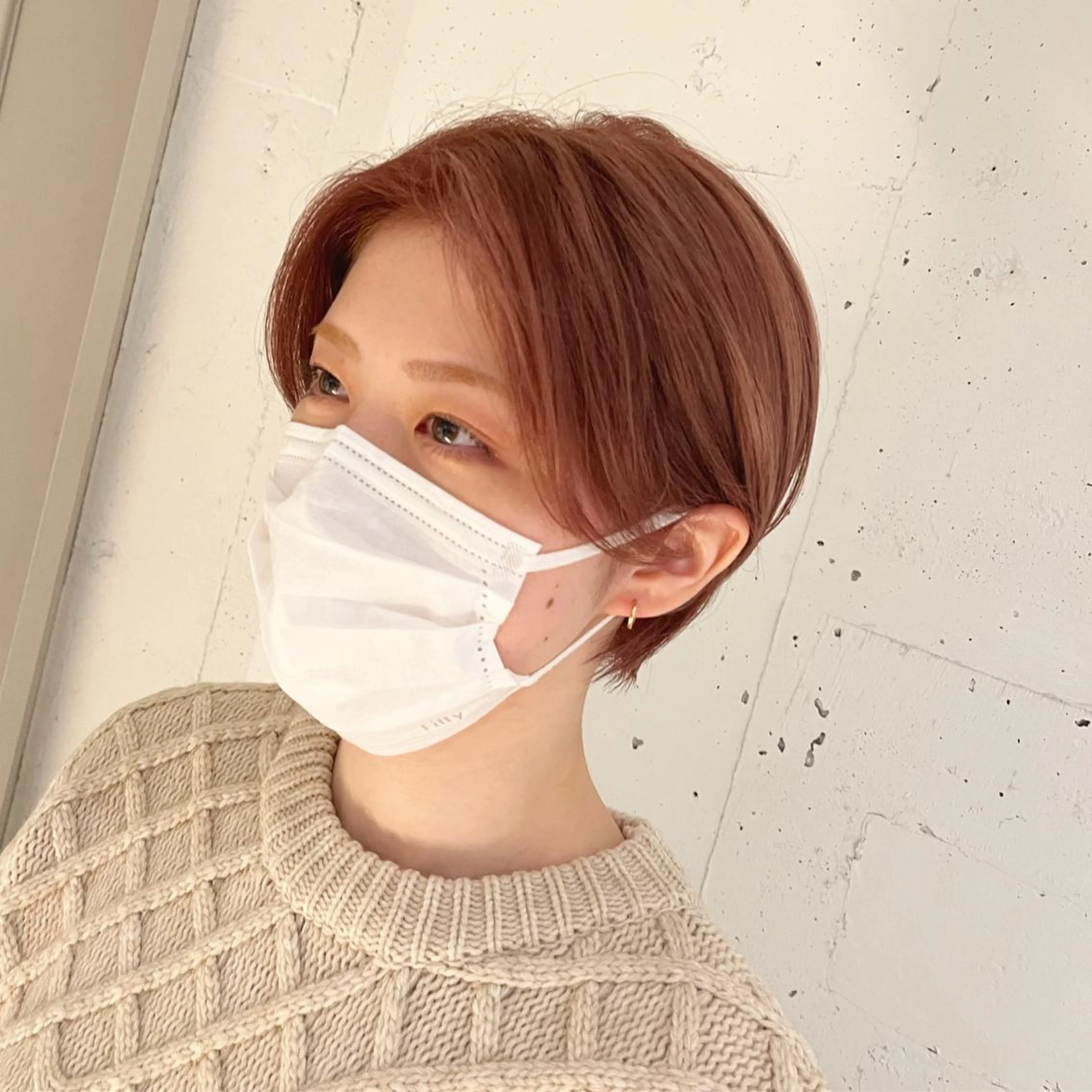 ショート カラー ハンサムショート ベージュカラー ハイトーンカラー ピンクカラー ピンクベージュ カット ヘアカラー トリートメント ヘッドスパ ヘアセット カジュアルを女っぽく 𝗮𝘆𝗮𝗰𝗼のヘアスタイル