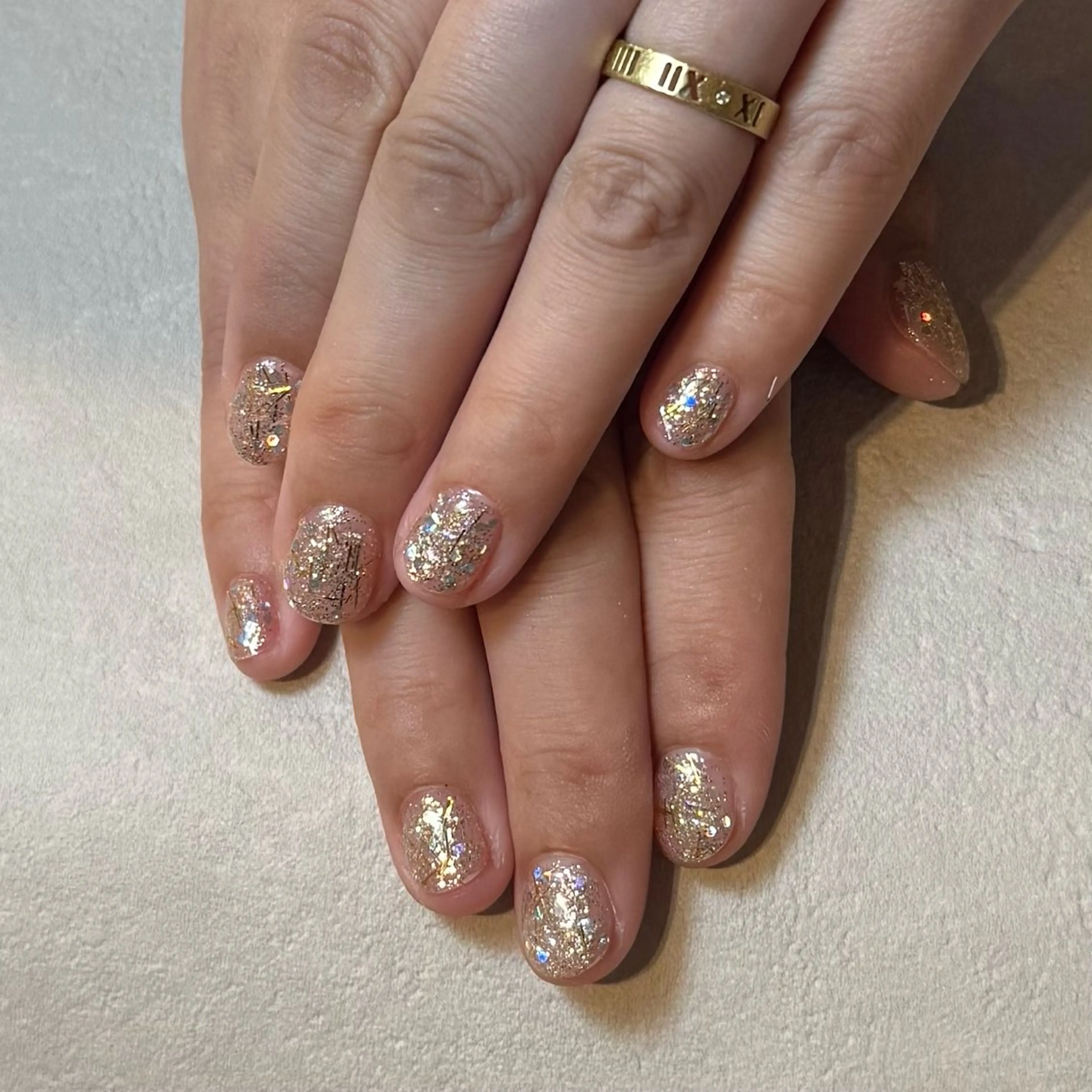 ネイル ジェルネイル ゴールド ラメ(グリッター) ショートネイル MAX BEAUTY nail 笹塚所属・nailist saitoのネイルデザイン