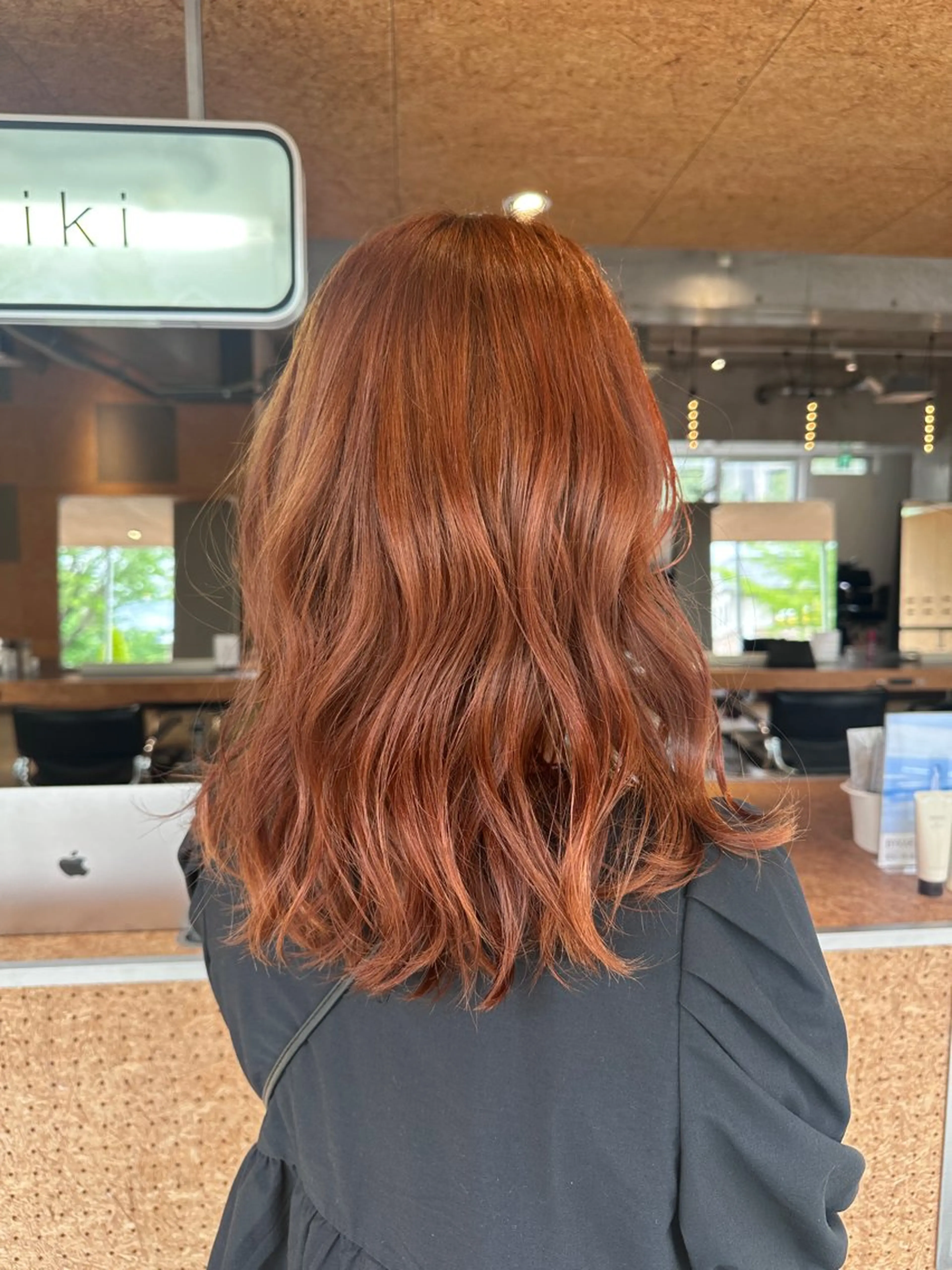 セミロング カラー ブリーチ ダブルカラー ブリーチなしカラー オレンジ 古川 杏果のヘアスタイル