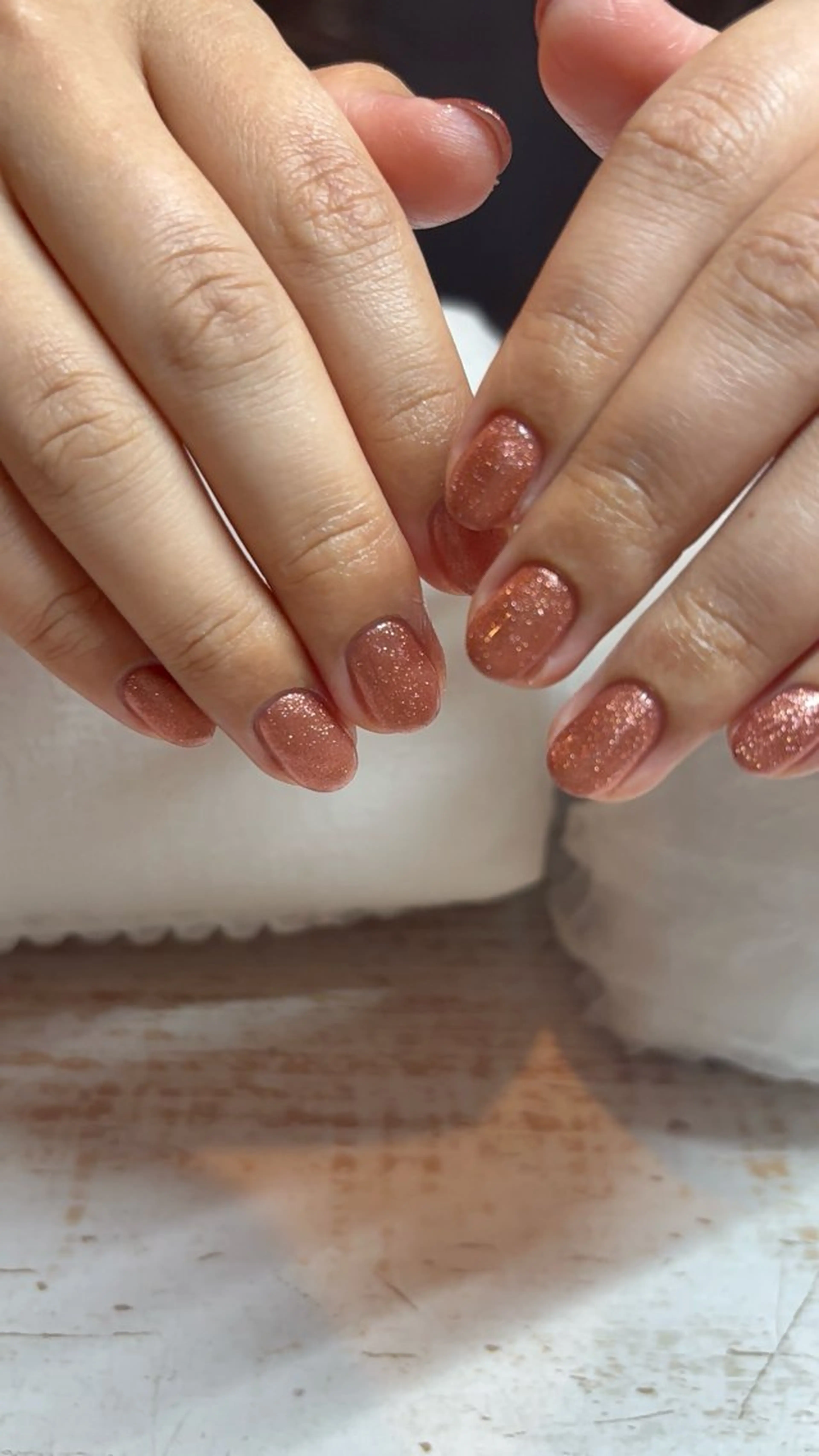 ネイル ゴールド ラメ(グリッター) 人見 菜巴（ネイリスト）のネイルデザイン