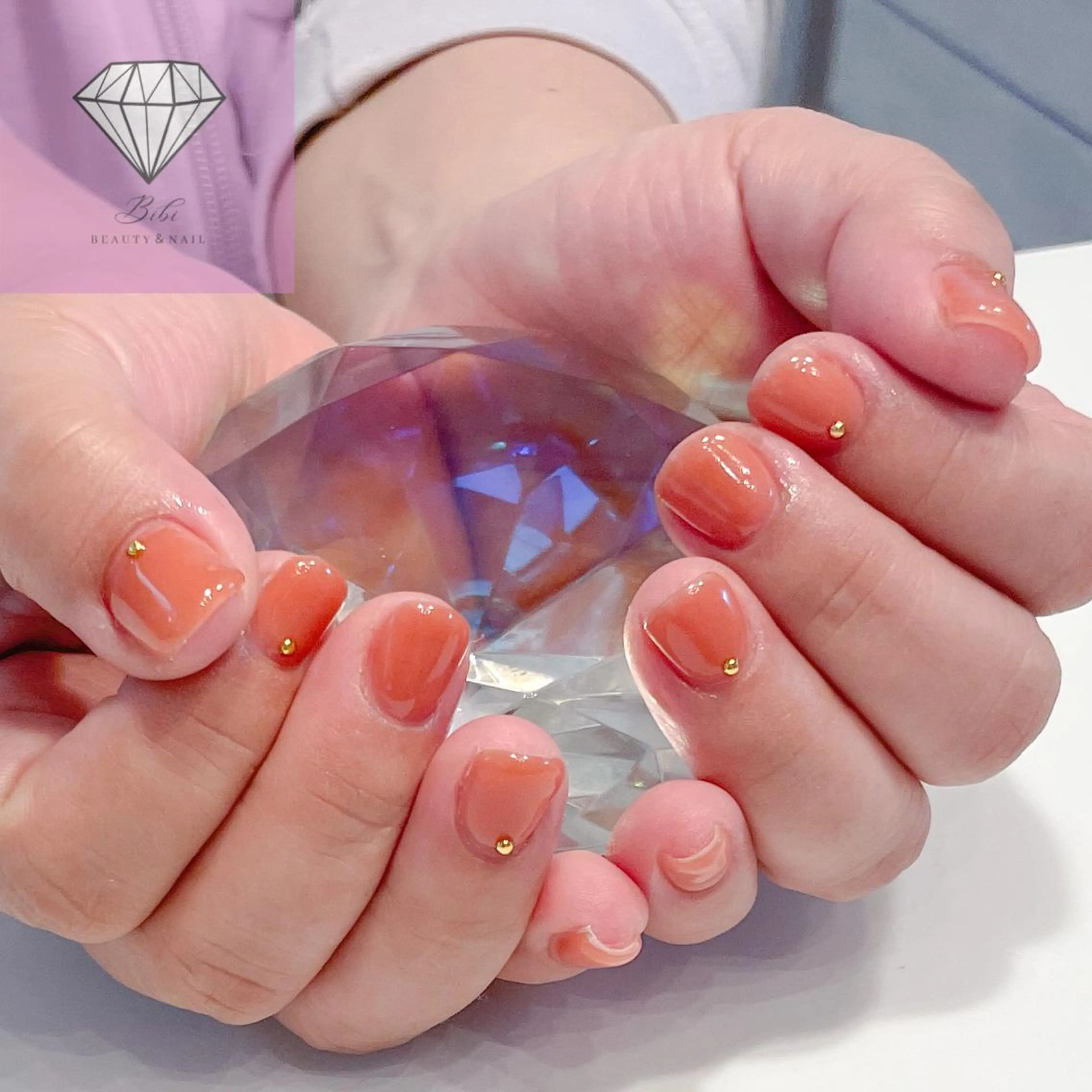 ネイル ワンカラーネイル オレンジ ストーンネイル ハンドネイル ネイルサロン💎 Bibiのネイルデザイン