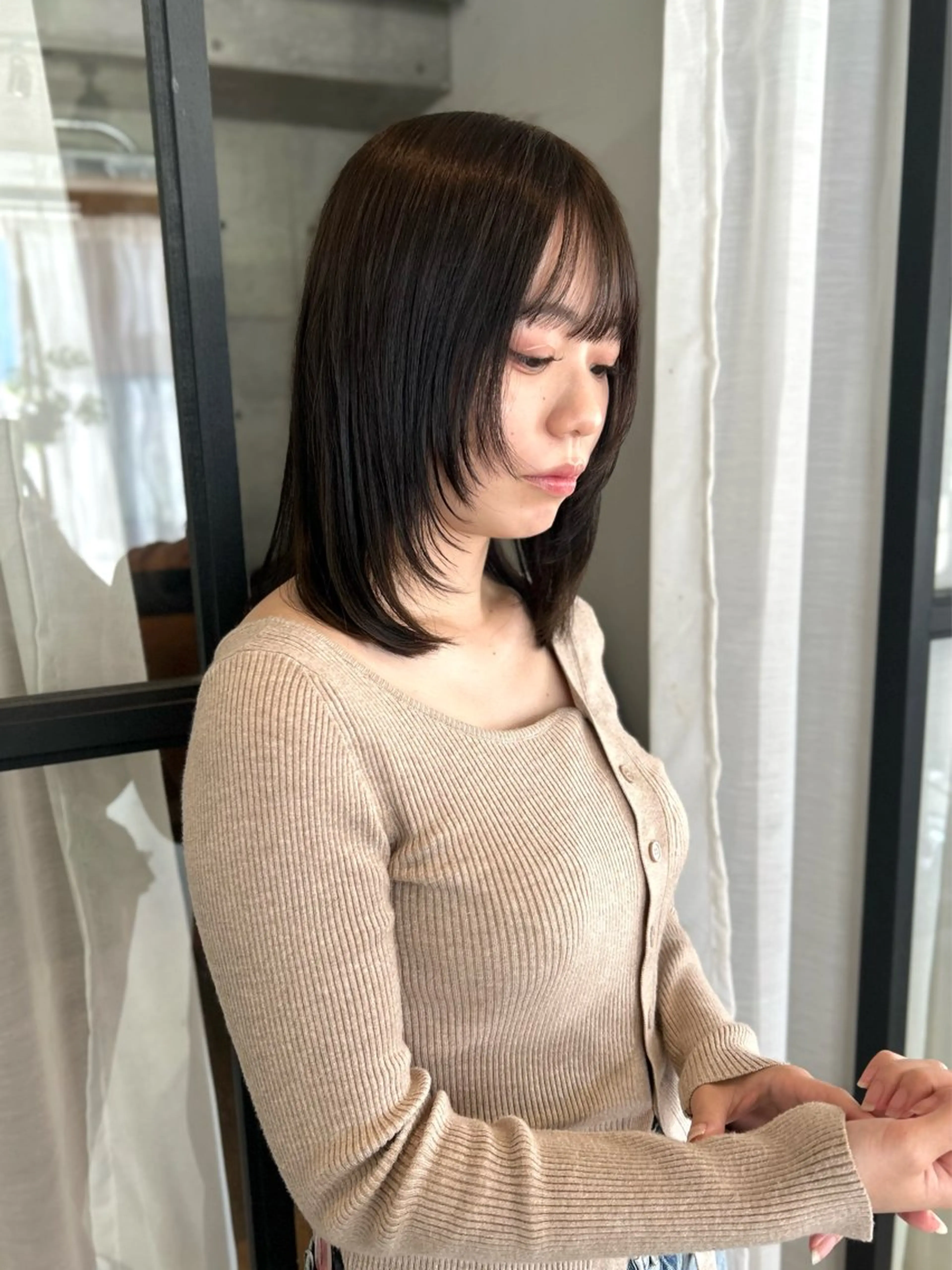ミディアム カラー 顔まわりレイヤー レイヤーカット カット ヘアカラー FERIA 池田 比嘉あゆ美のヘアスタイル