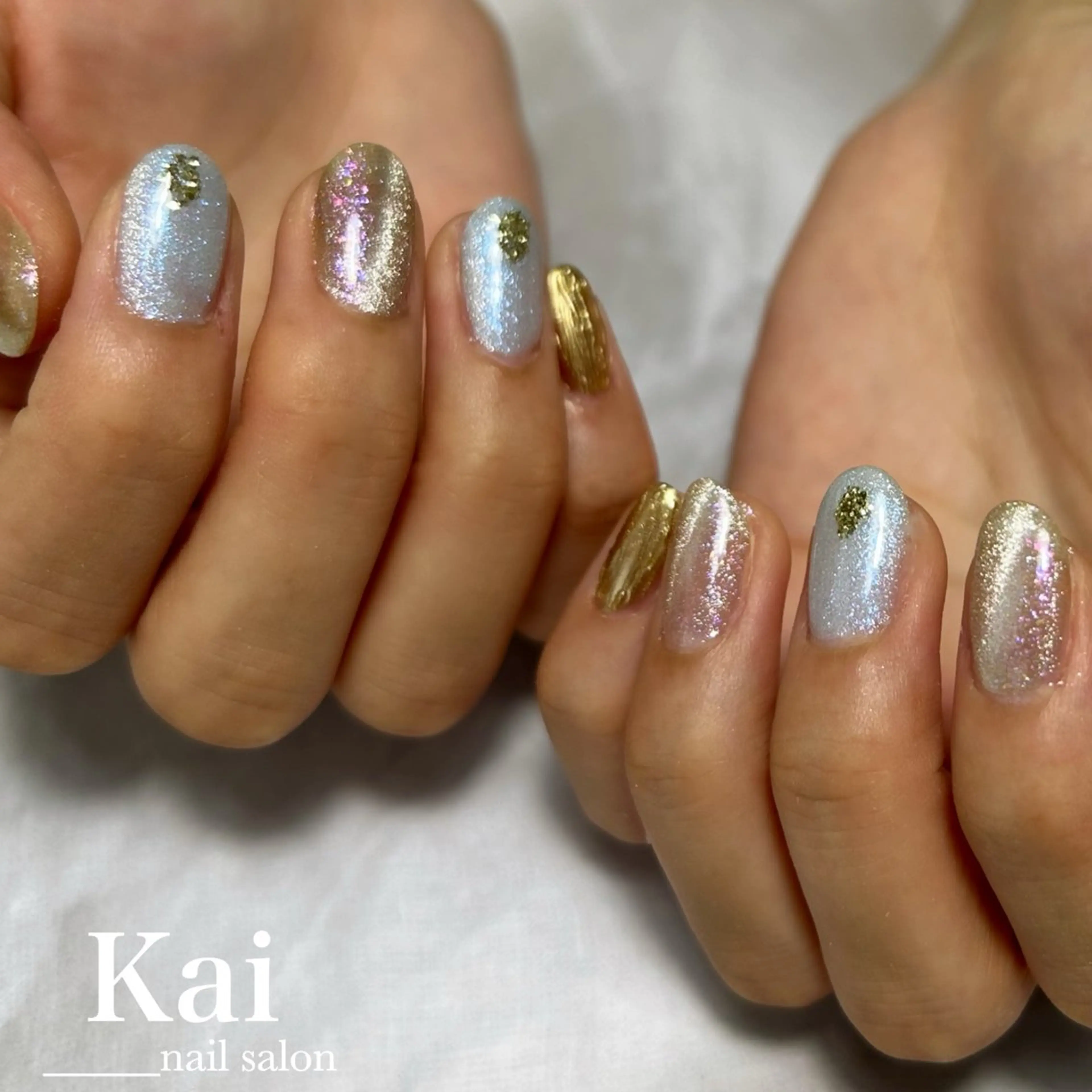 ネイル ゴールド キラキラネイル 水色 マグネットネイル ミラーネイル ハンドネイル Kai  nail Mayukoのネイルデザイン