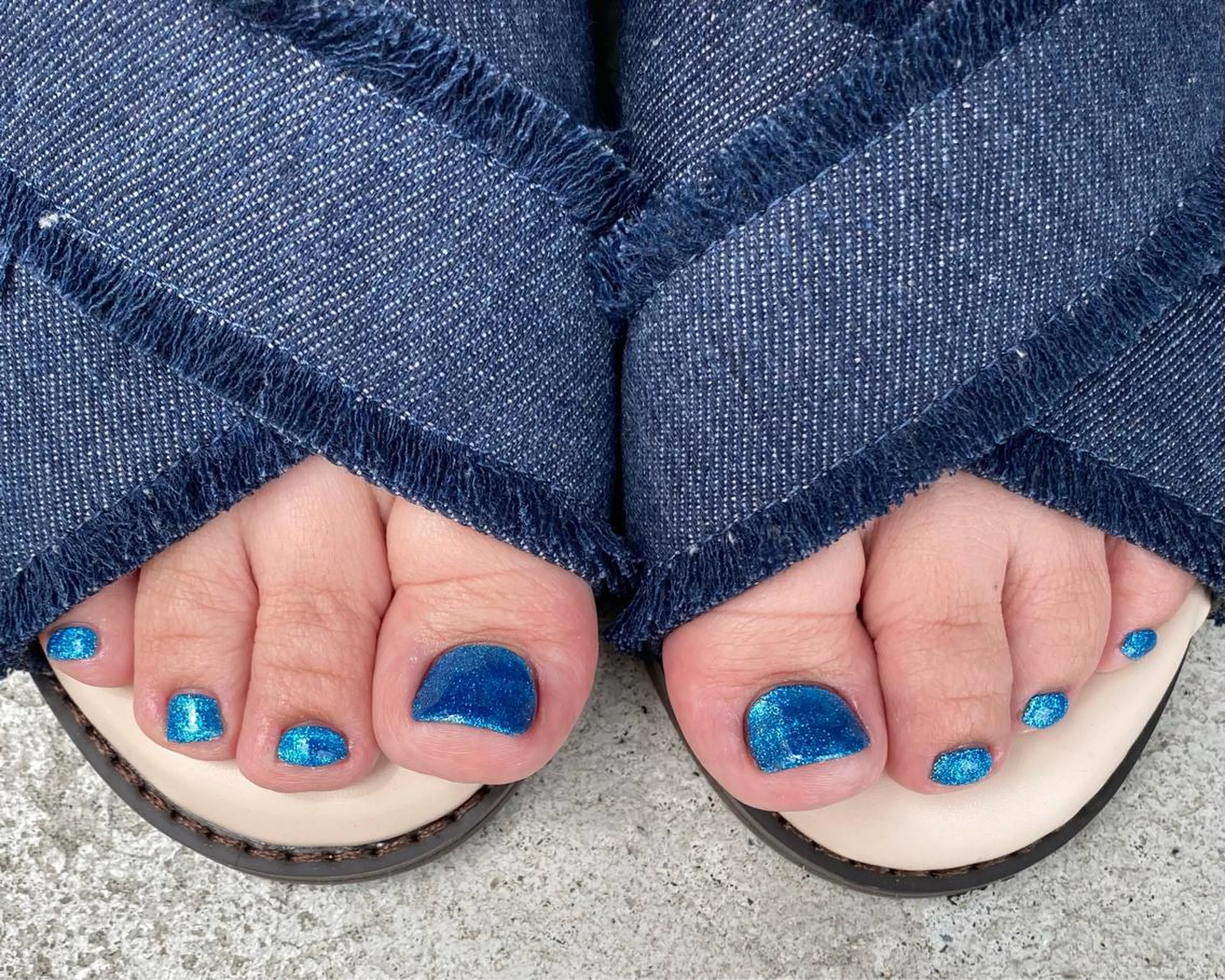 ネイル ブルー フットネイル キラキラネイル ラメ(グリッター) ワンカラーネイル daisy lash天王寺　池阪のマツエク・マツパデザイン