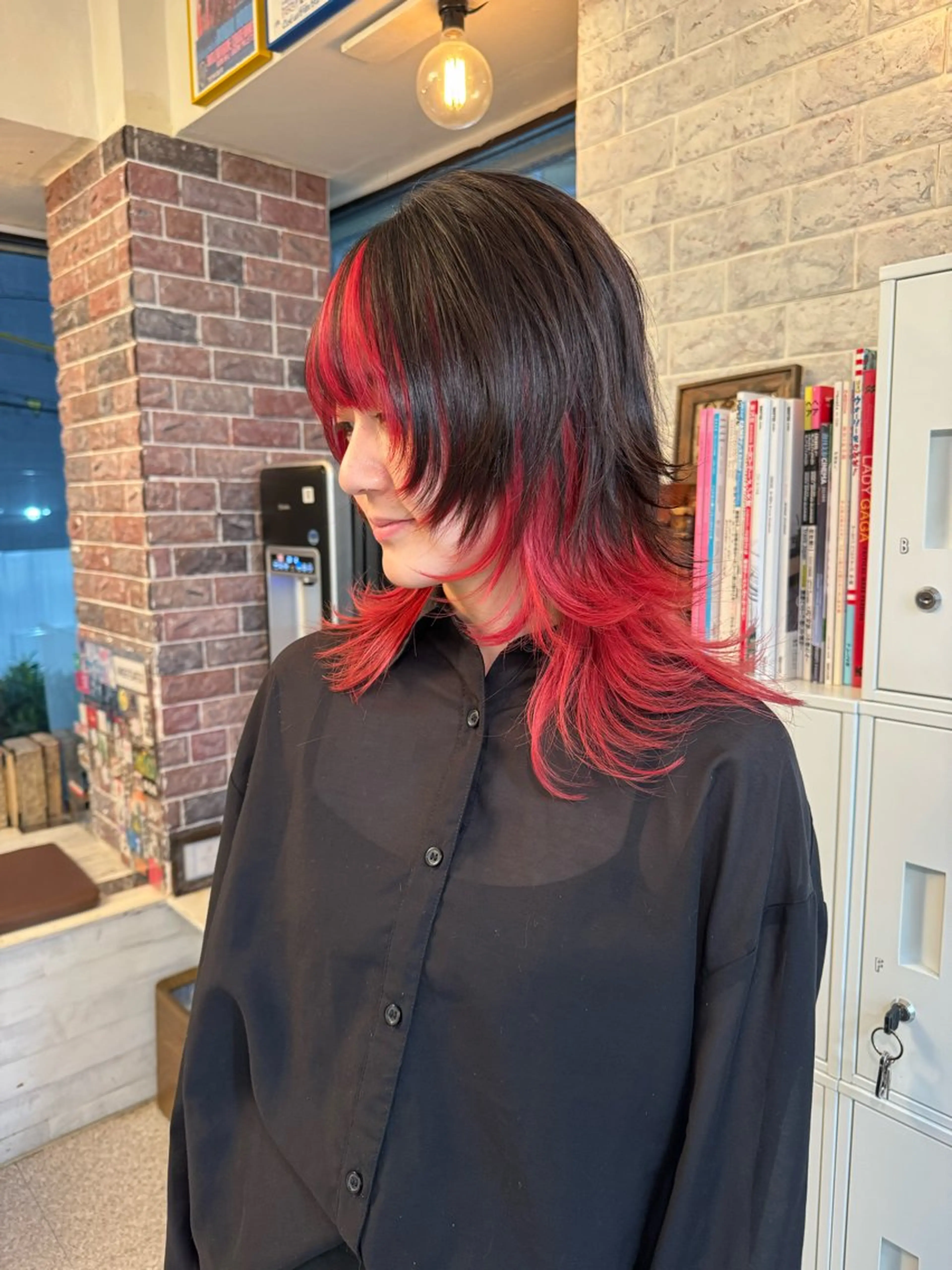 ミディアム カラー レイヤーウルフ エクステ磯部のヘアスタイル