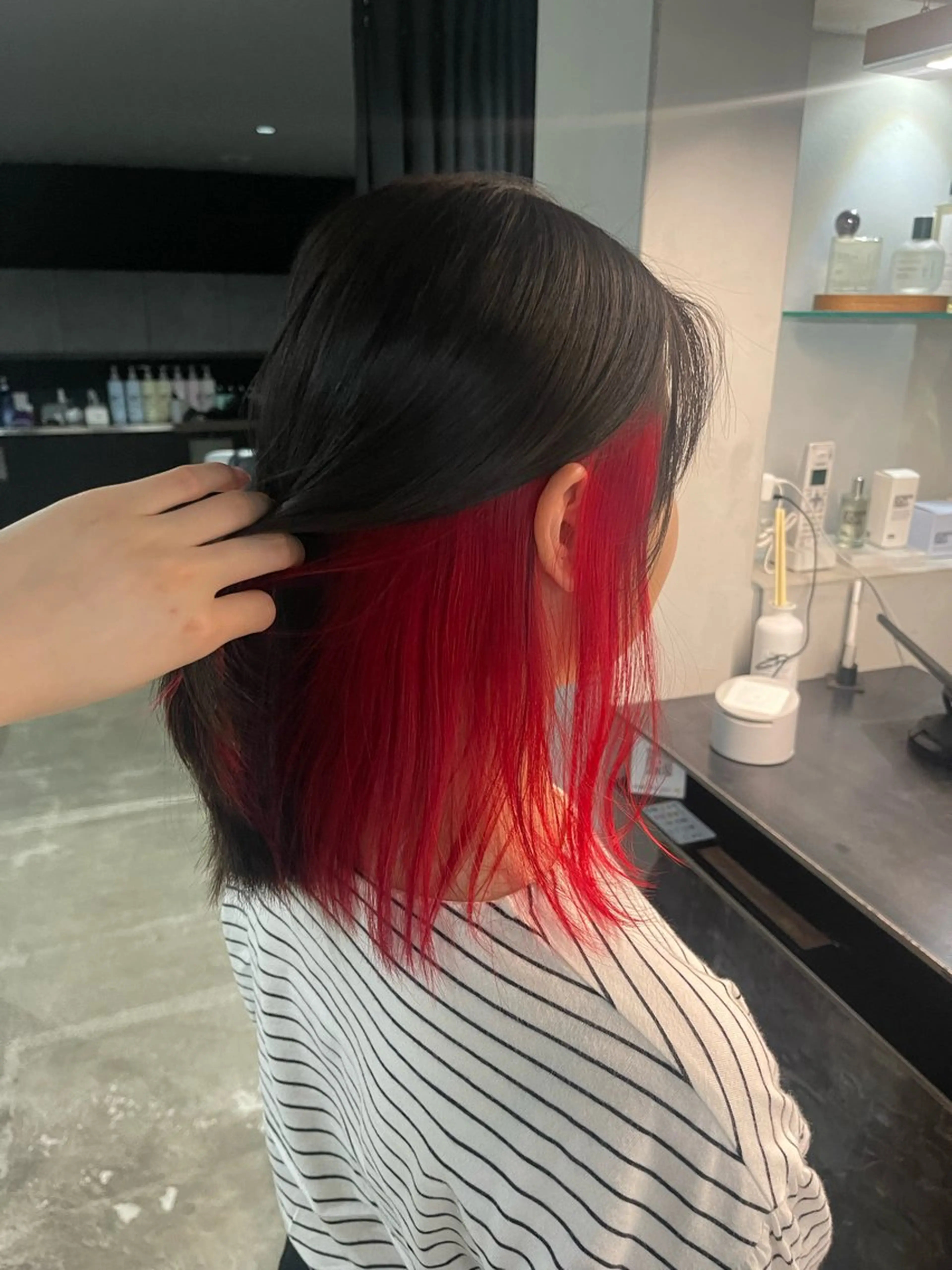 ミディアム カラー ブリーチ インナーカラー ヘアカラー inchelsea ririkaのヘアスタイル