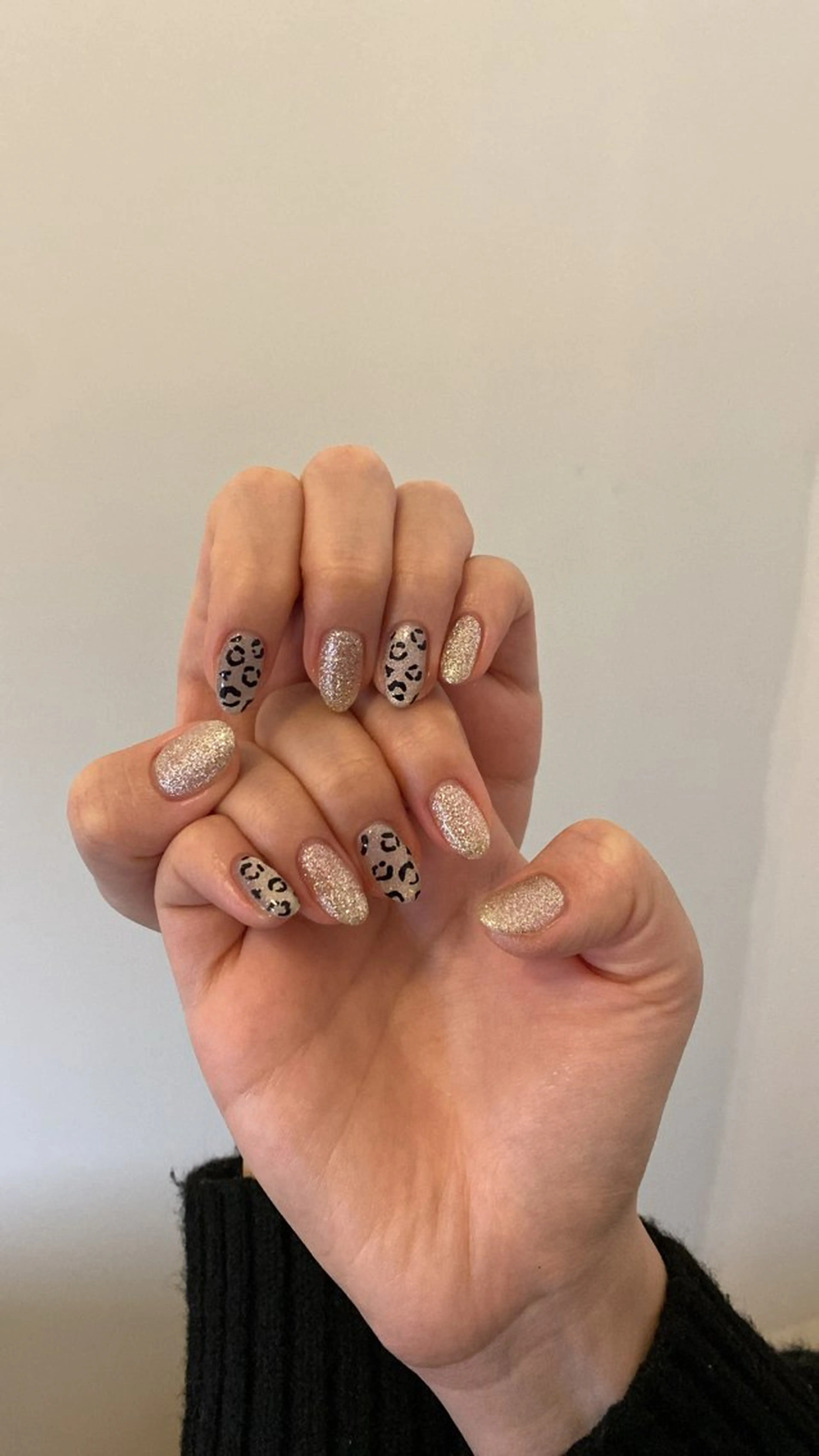 セレクトデザインメニュー 両手に2本ずつ  オフ4週間以内500円の写真