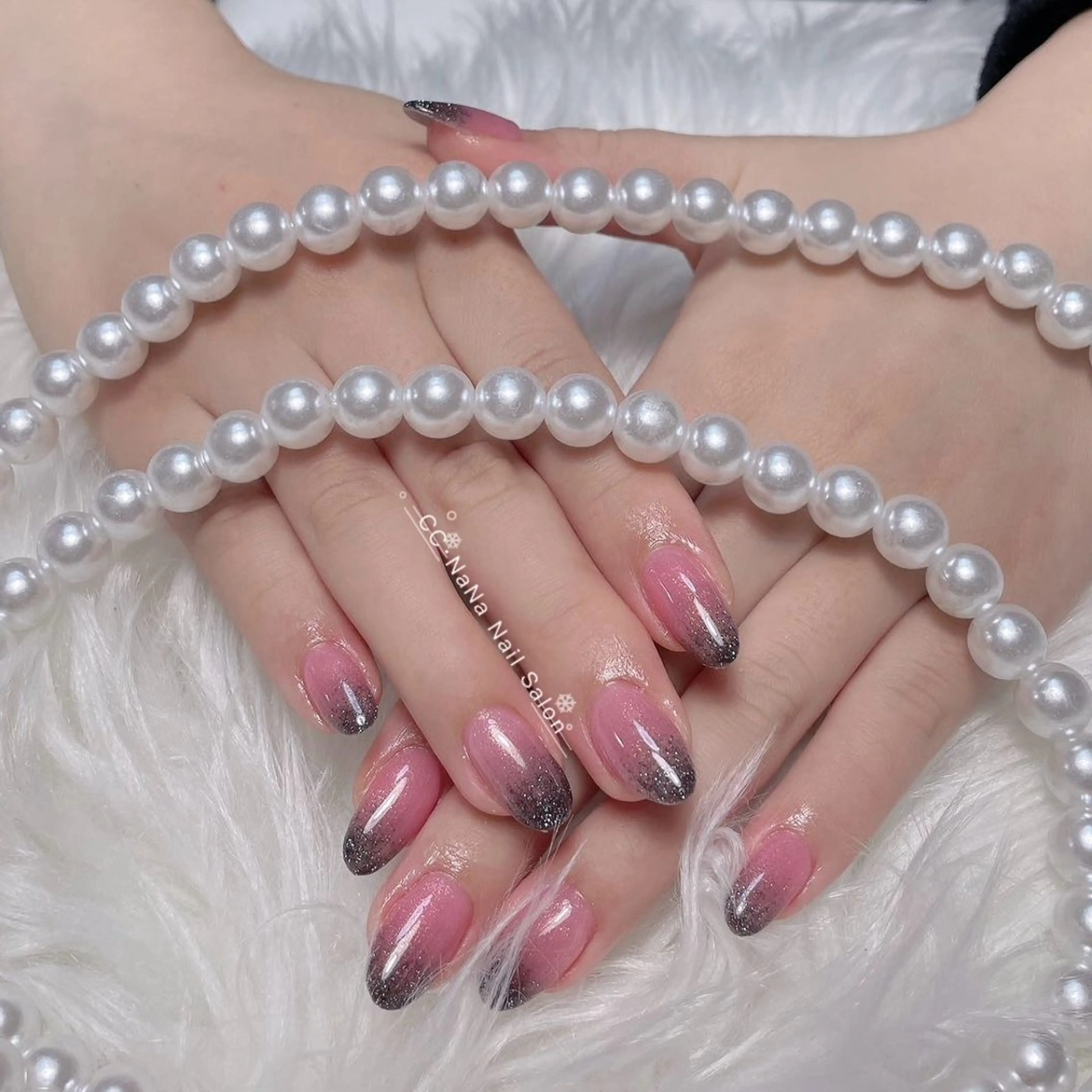 ネイル ラメ(グリッター) ラメグラデーション ピンク ハンドネイル 💎CC・NaNa 韓国風ネイル🌙Cのネイルデザイン