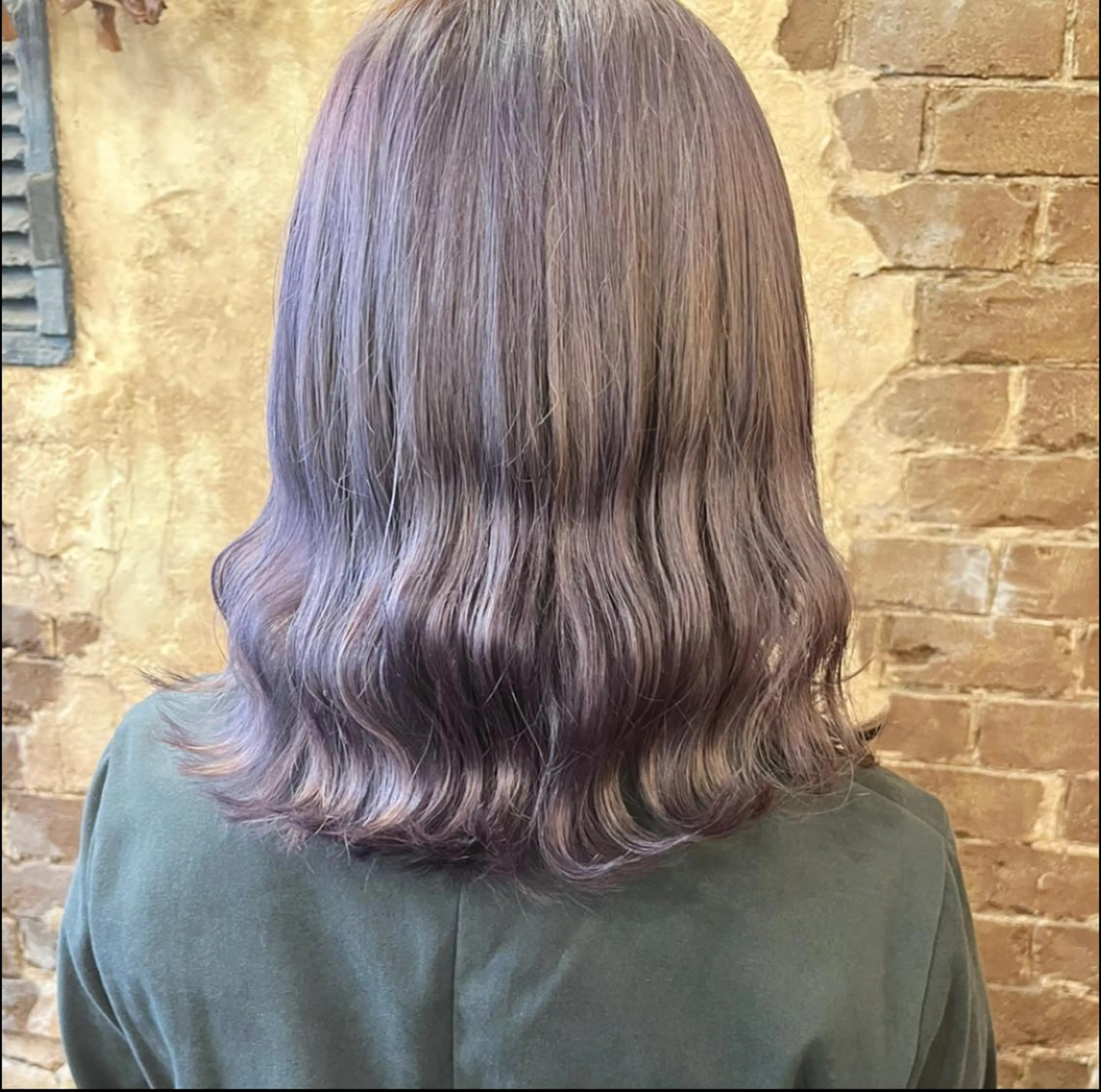 ミディアム カラー カット ヘアカラー ブリーチ、パーマ 西部笑のヘアスタイル