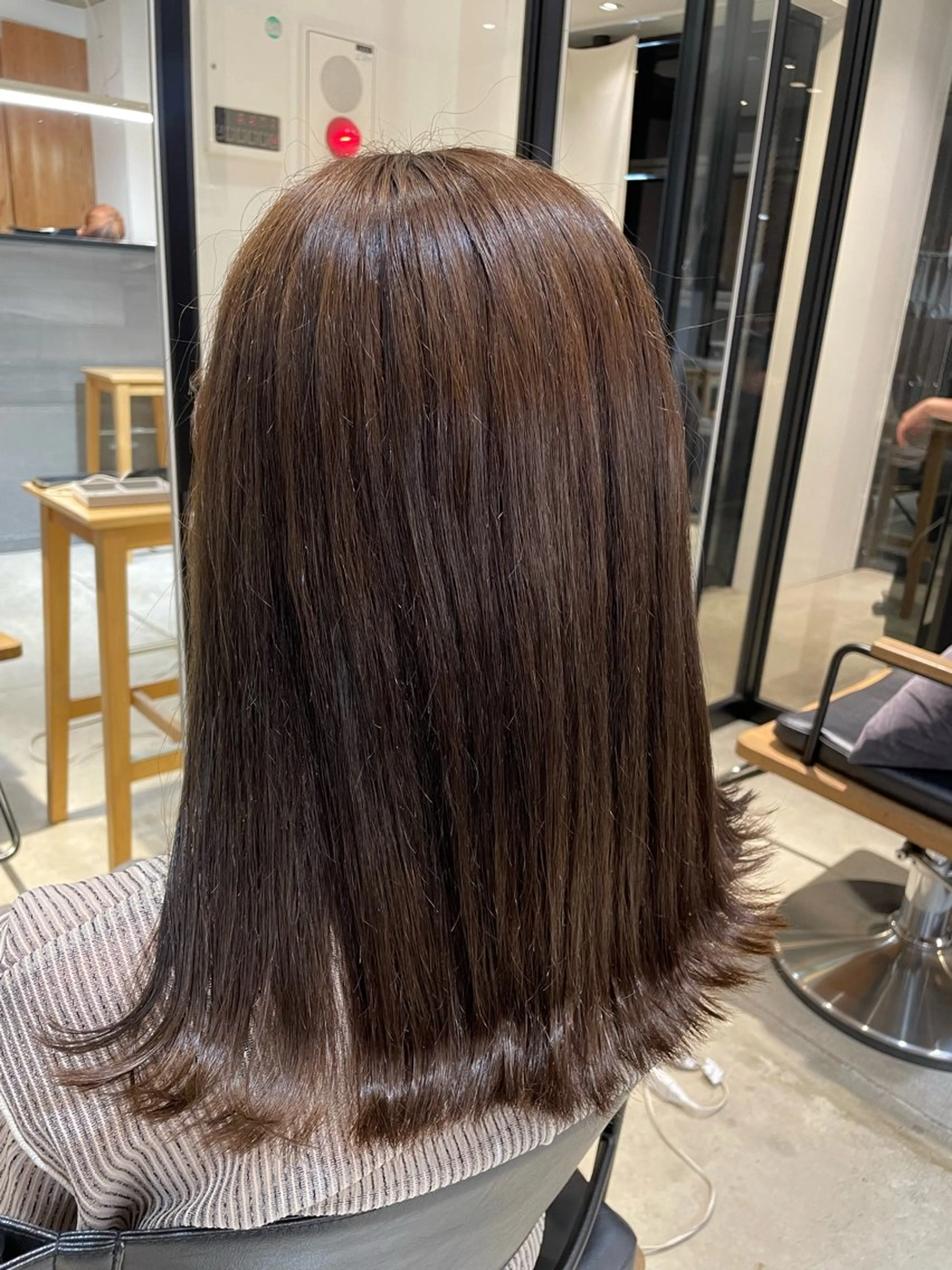セミロング カラー 頼金 愛海のヘアスタイル