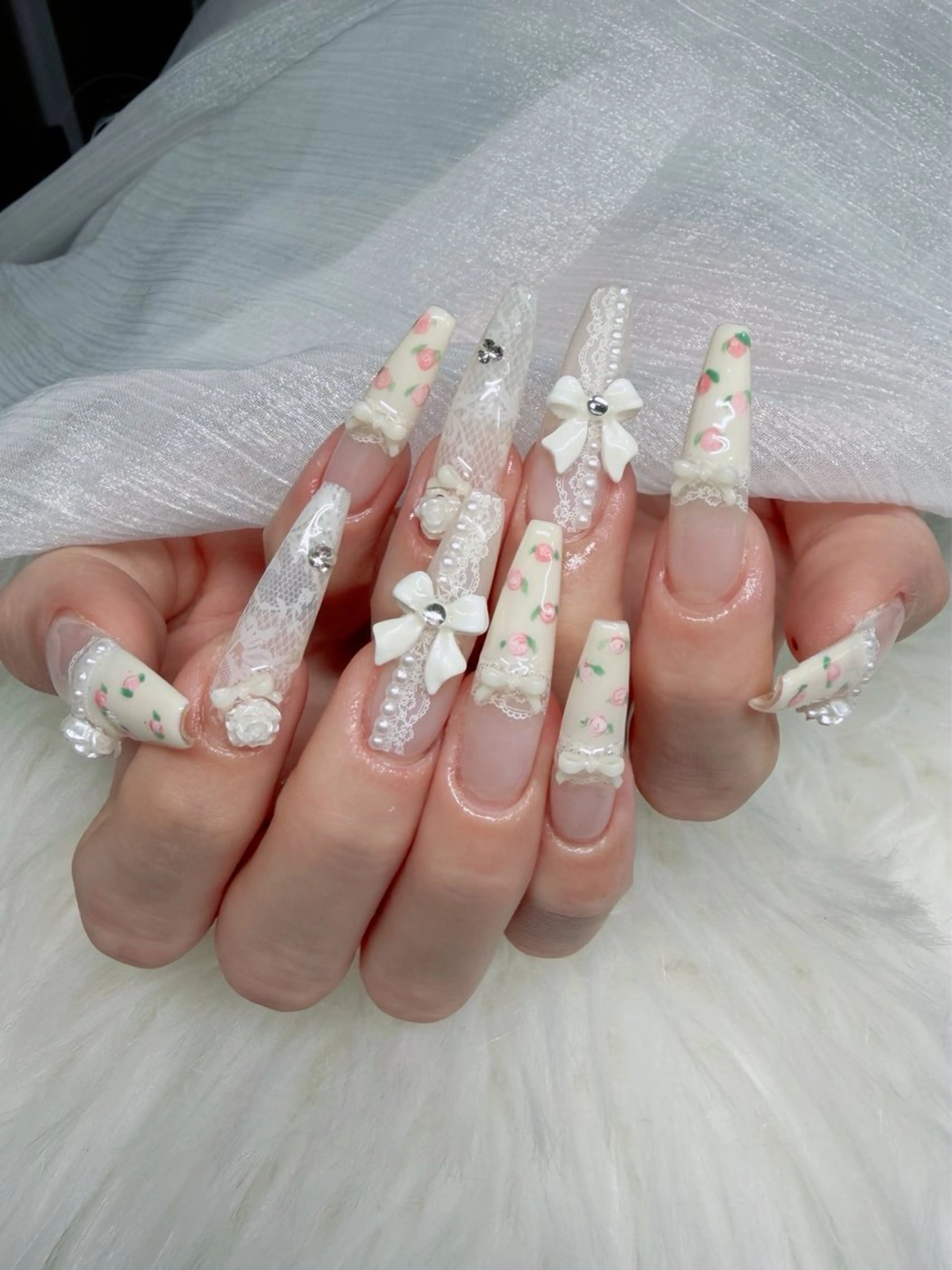 ネイル アートネイル オーロラネイル チークネイル 長さ出し フットネイル ハンドネイル Chan nailsのネイルデザイン