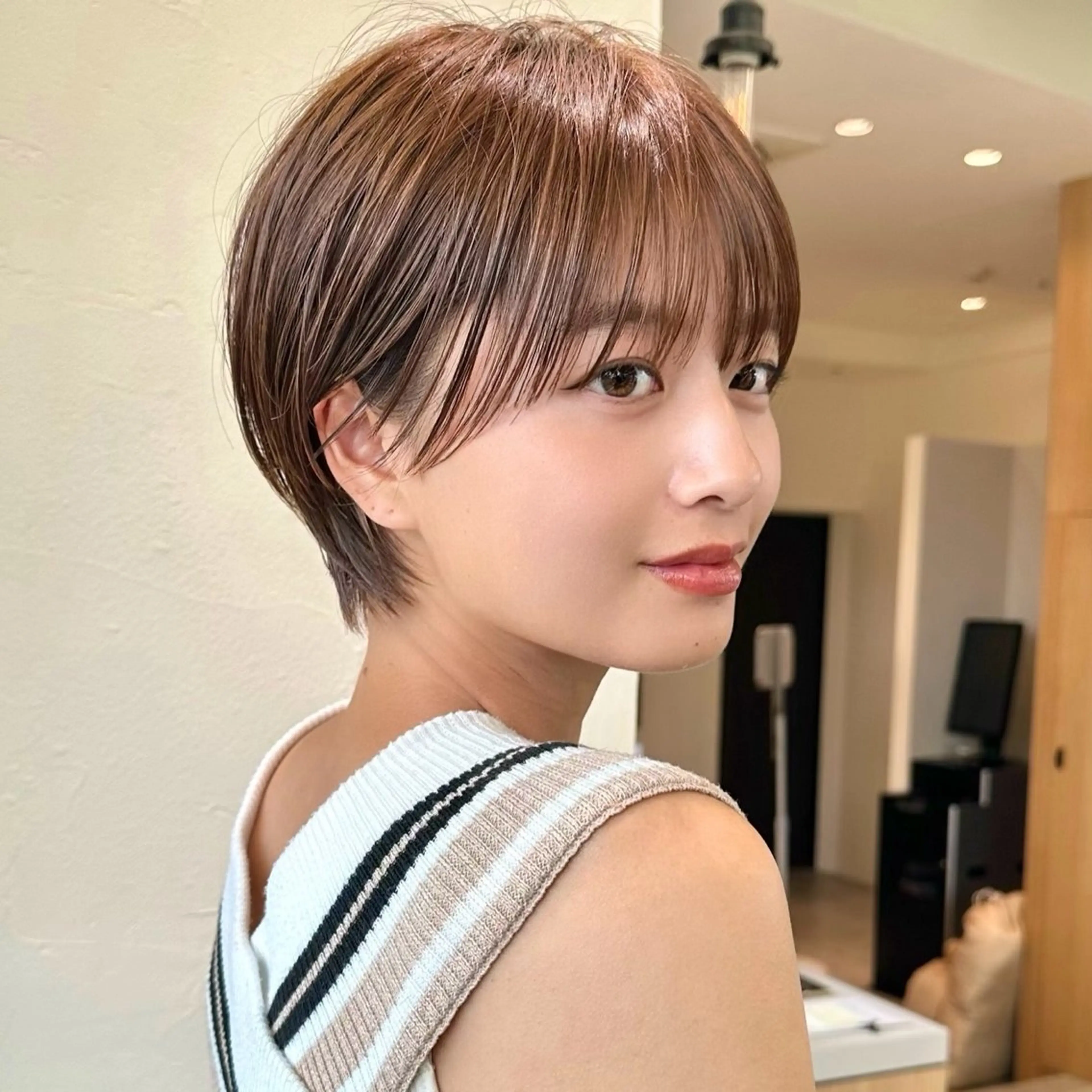 似合わせショートカット➕お顔周り縮毛矯正の写真