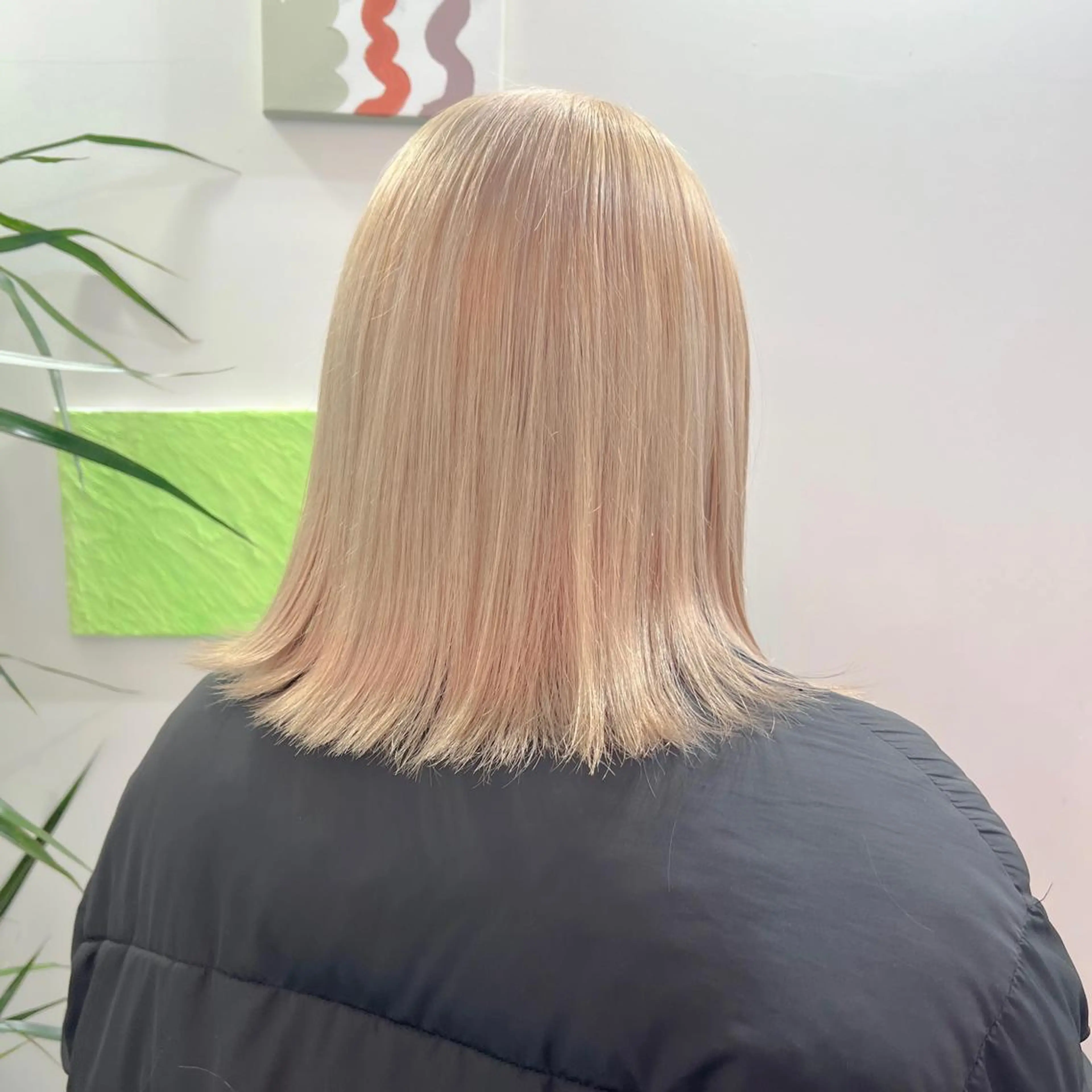 ショート カラー ヘアアレンジ 🧨ブリーチー×ボブ レイヤー💎じゅえるのヘアスタイル