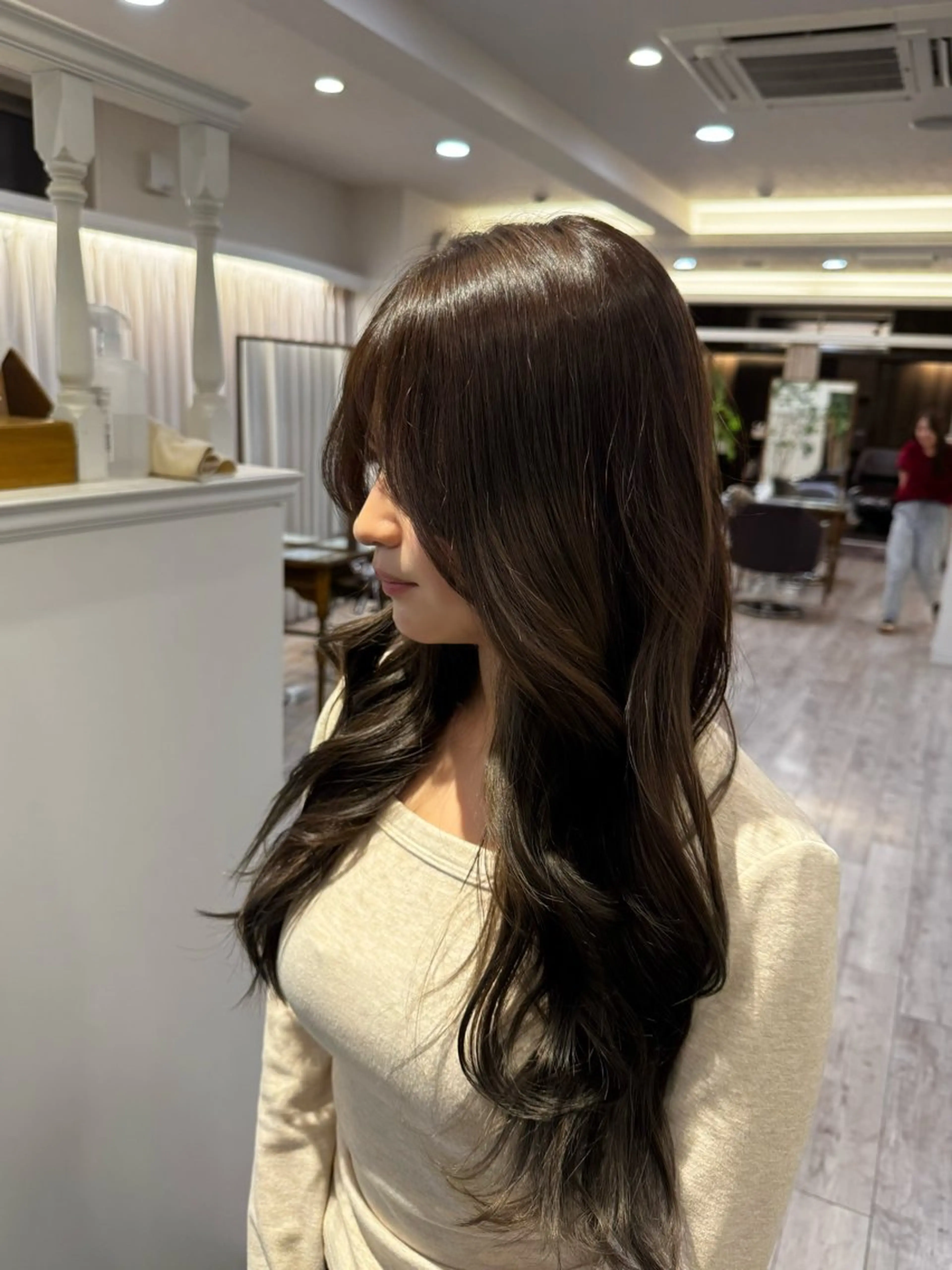 ロング 顔周りカット カット ヘアカラー 尾形 なつきのマツエク・マツパデザイン