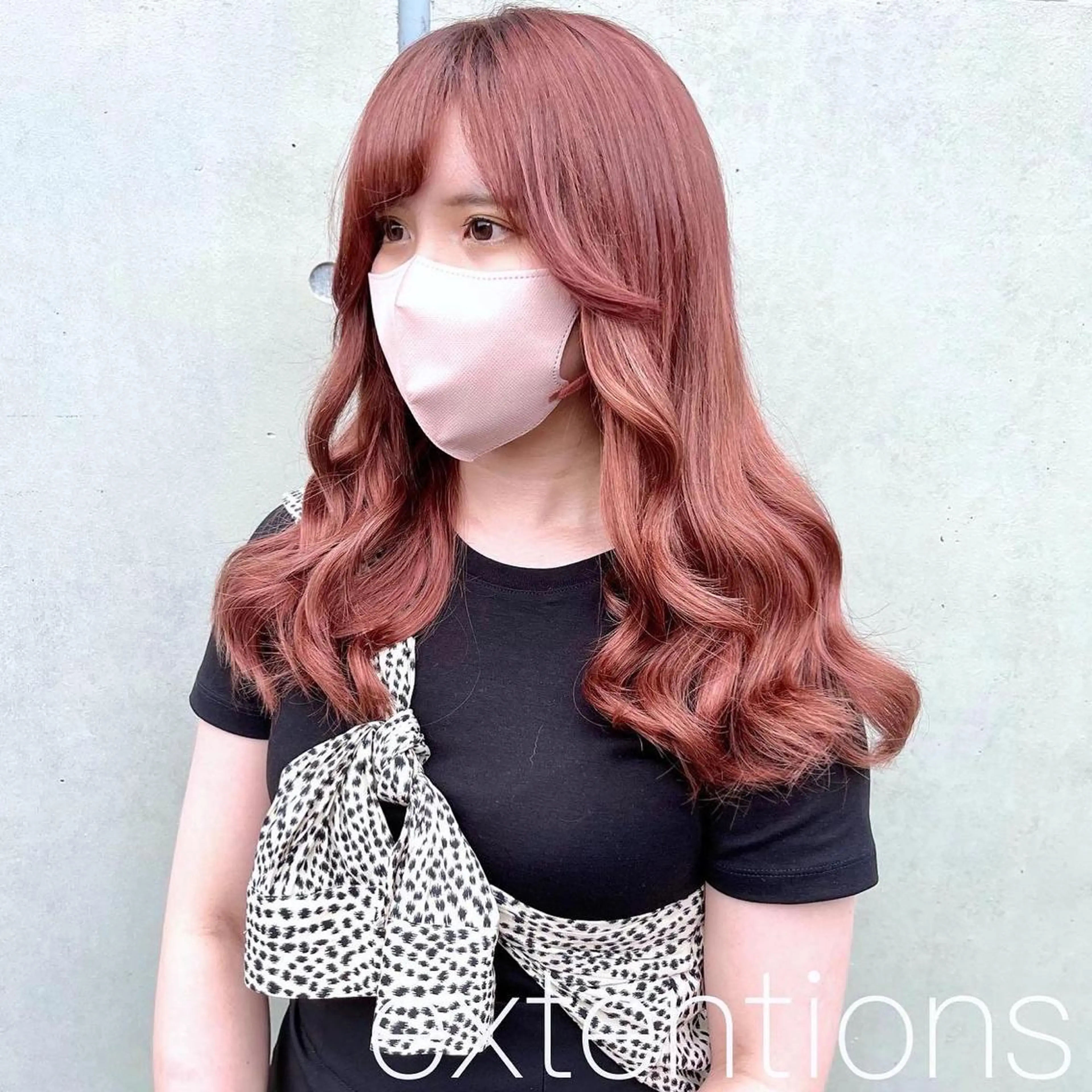 セミロング カラー ヘアアレンジ シールエクステ ブラウンカラー ピンクカラー エクステ カット エクステ ヘアセット 八巻 晴香のヘアスタイル