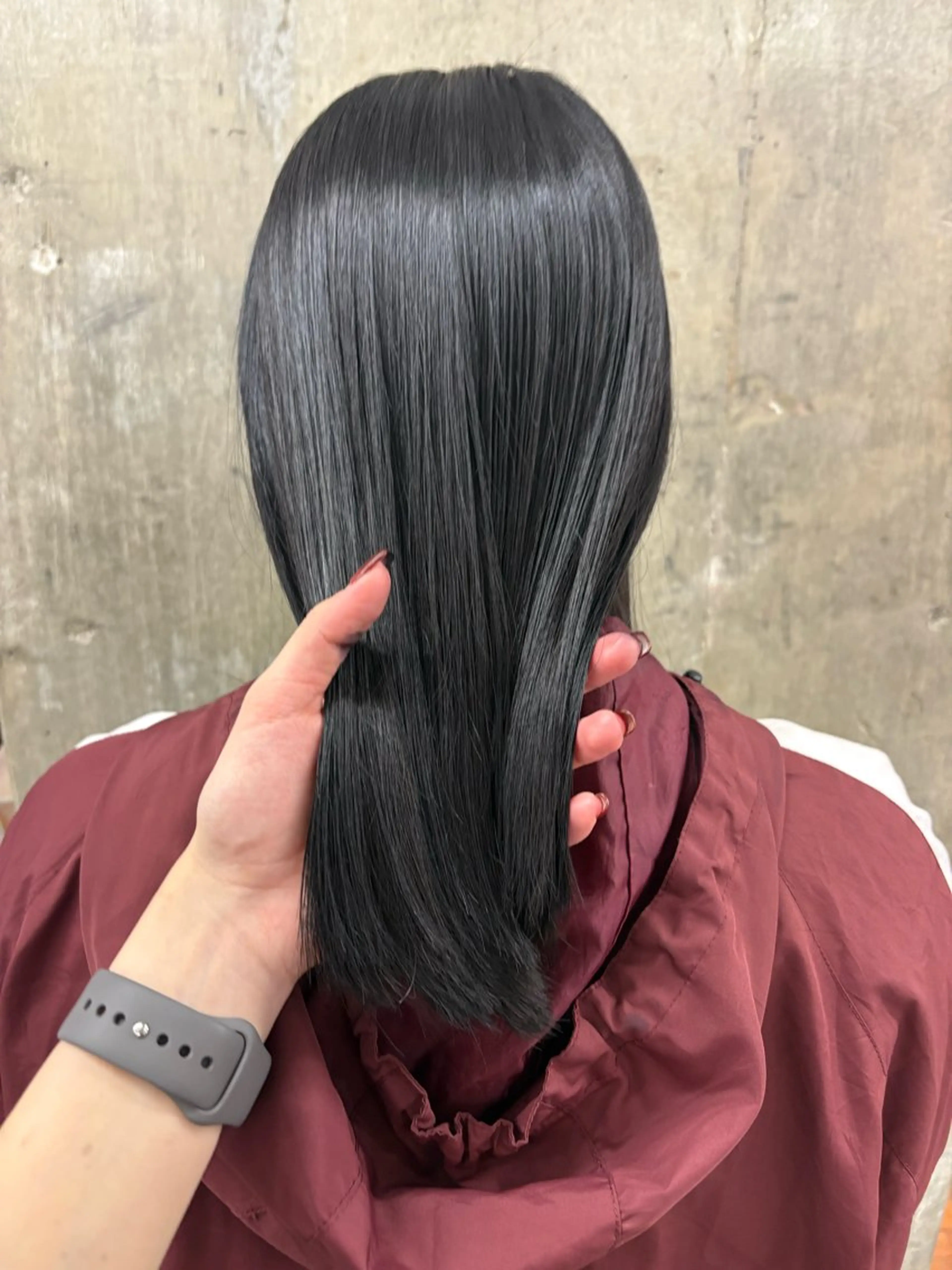 カラー ブリーチ 長谷川 結奈のヘアスタイル