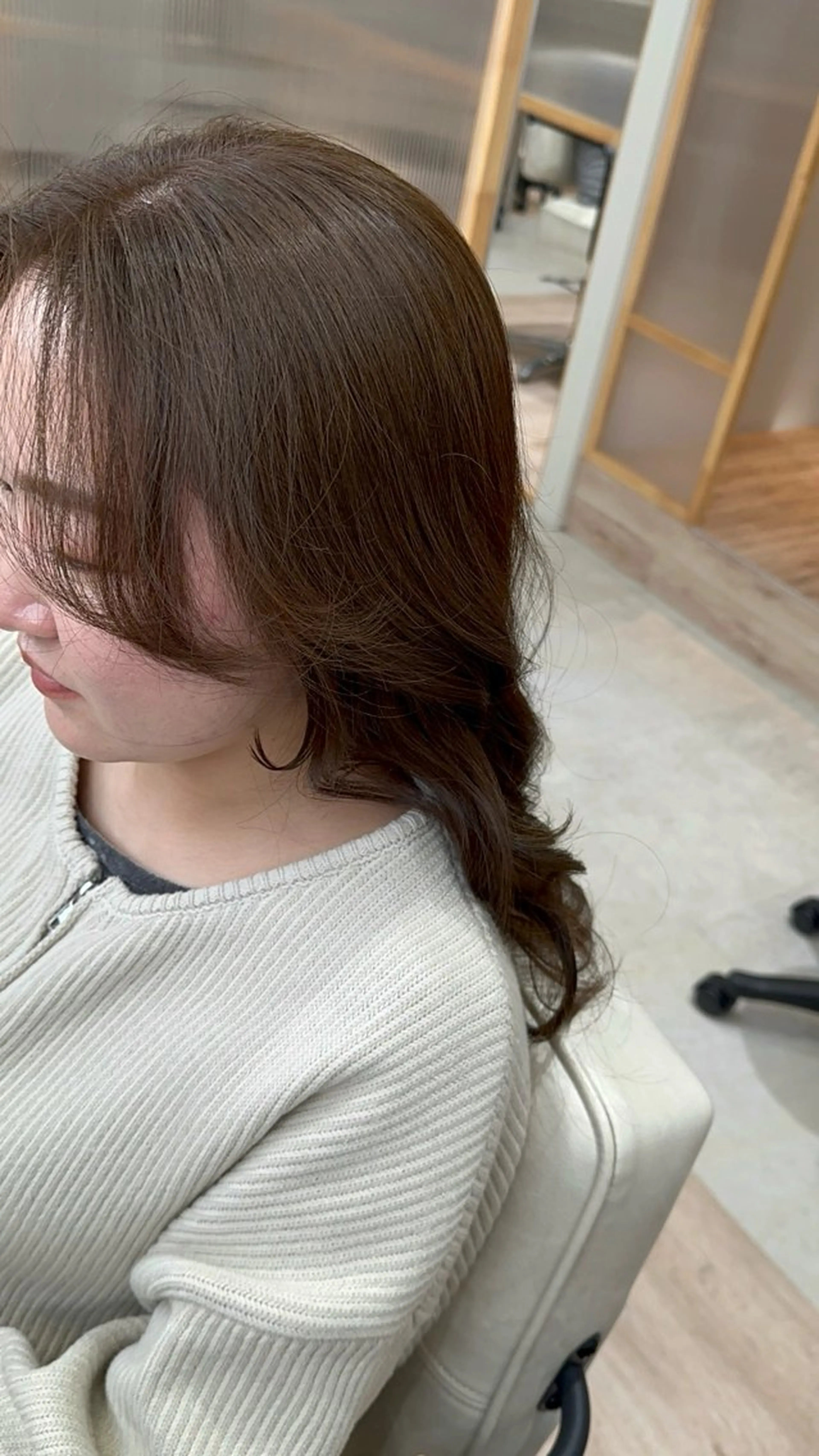 セミロング カラー シムラ カイゲンのヘアスタイル