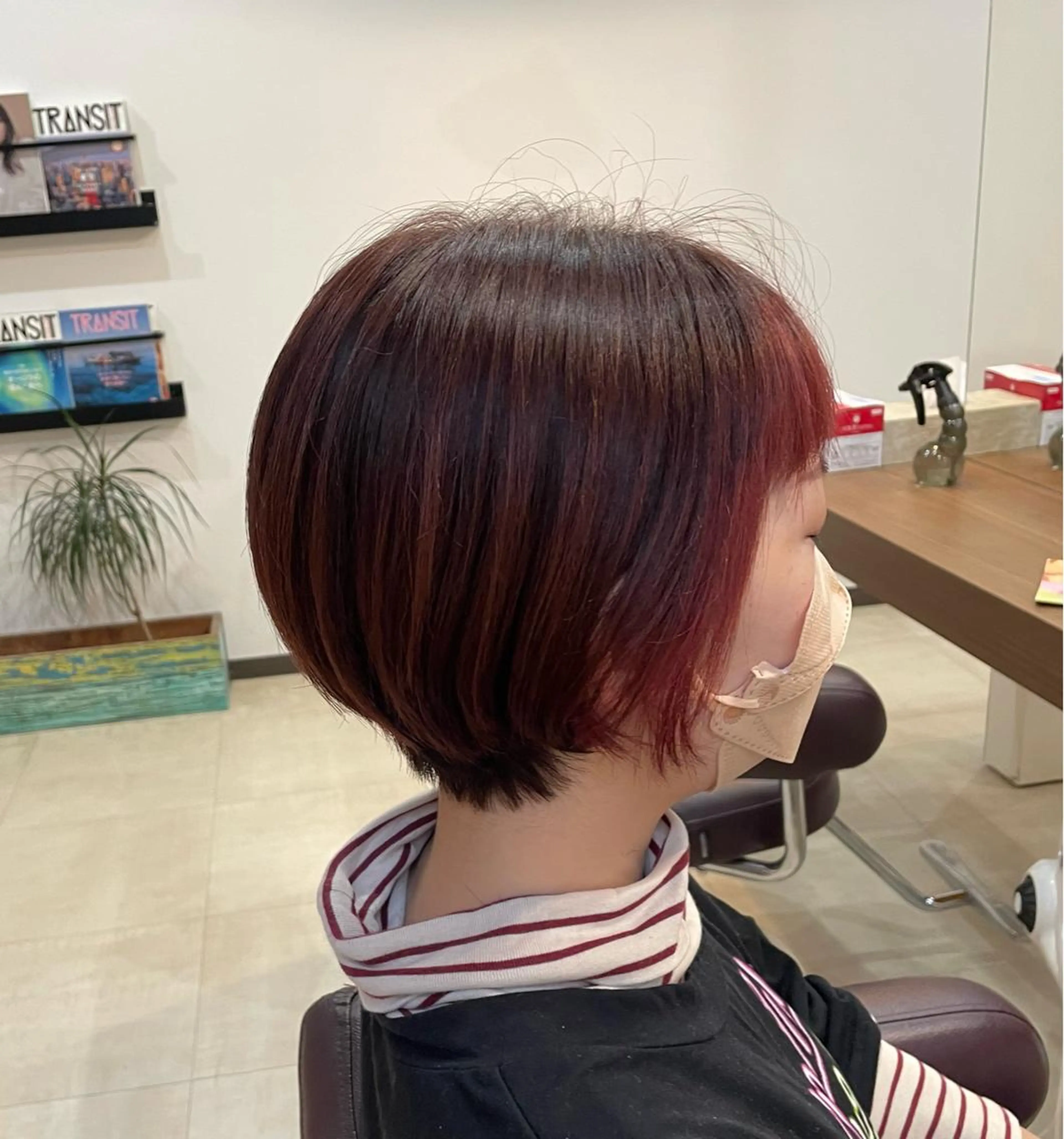 ショート カラー ブリーチ ブリーチなしカラー ピンクカラー SOL .✂︎ 松永李帆のヘアスタイル