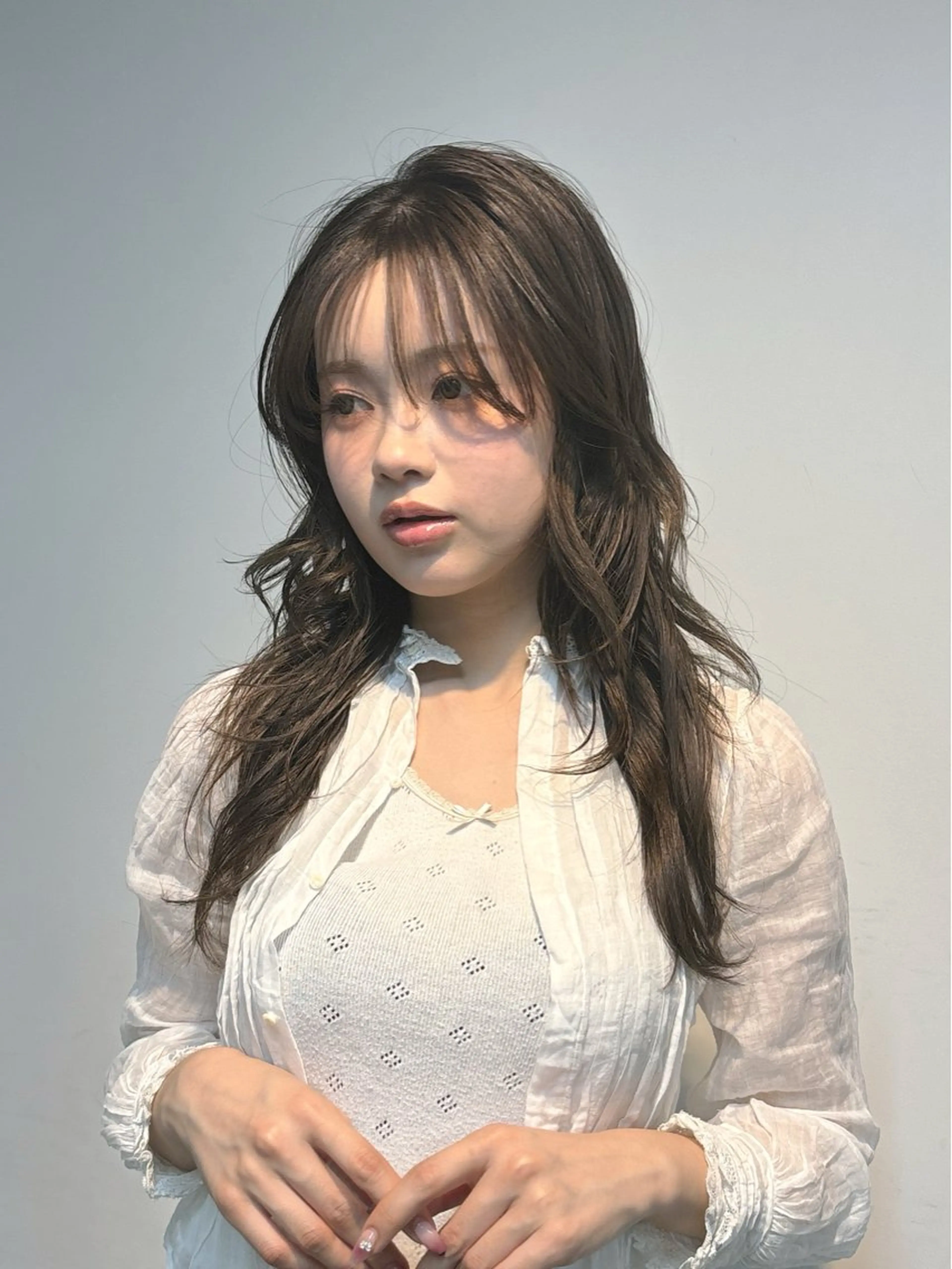 ミディアム ミディアムレイヤー レイヤーカット 林　蓮／レイヤー /透明感カラーのヘアスタイル