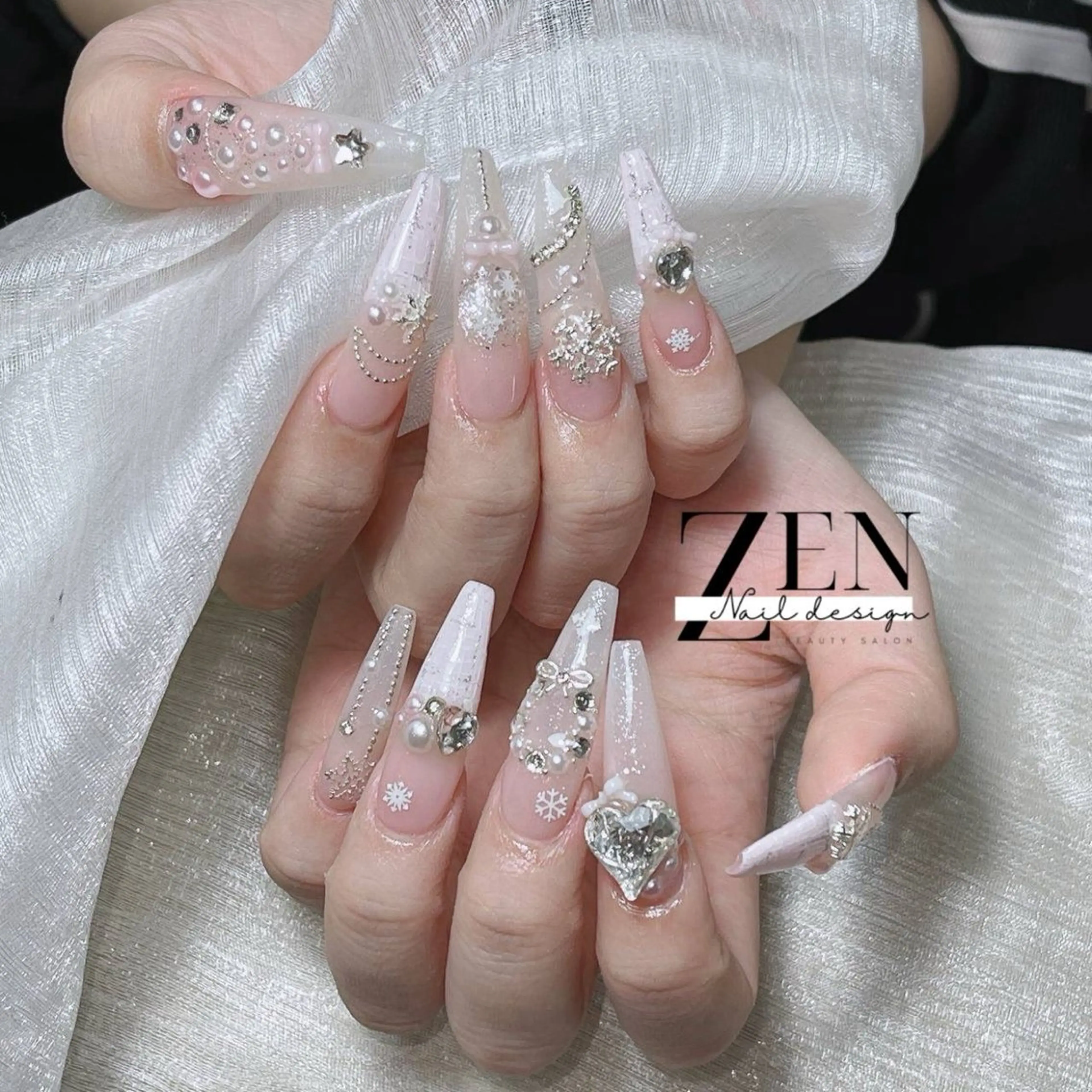 ネイル チークネイル 長さ出し フレンチネイル 韓国ネイル マグネットネイル ハンドネイル Zen Nail Design 池袋のネイルデザイン