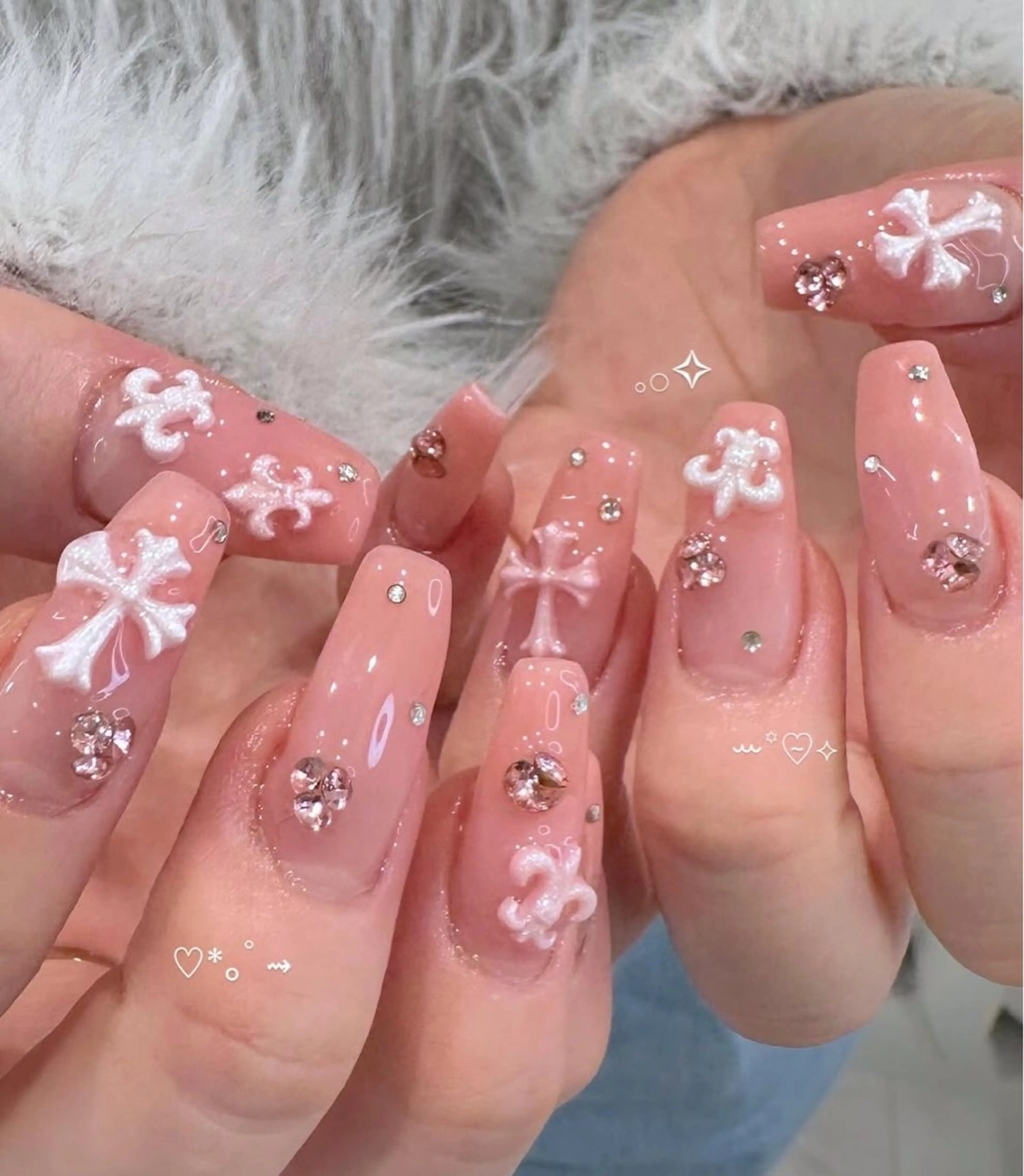 ネイル 長さ出し グラデーション キラキラネイル 韓国ネイル ラメ(グリッター) ハンドネイル ハンドケア Chisa Nail Studio所属・チ サのネイルデザイン