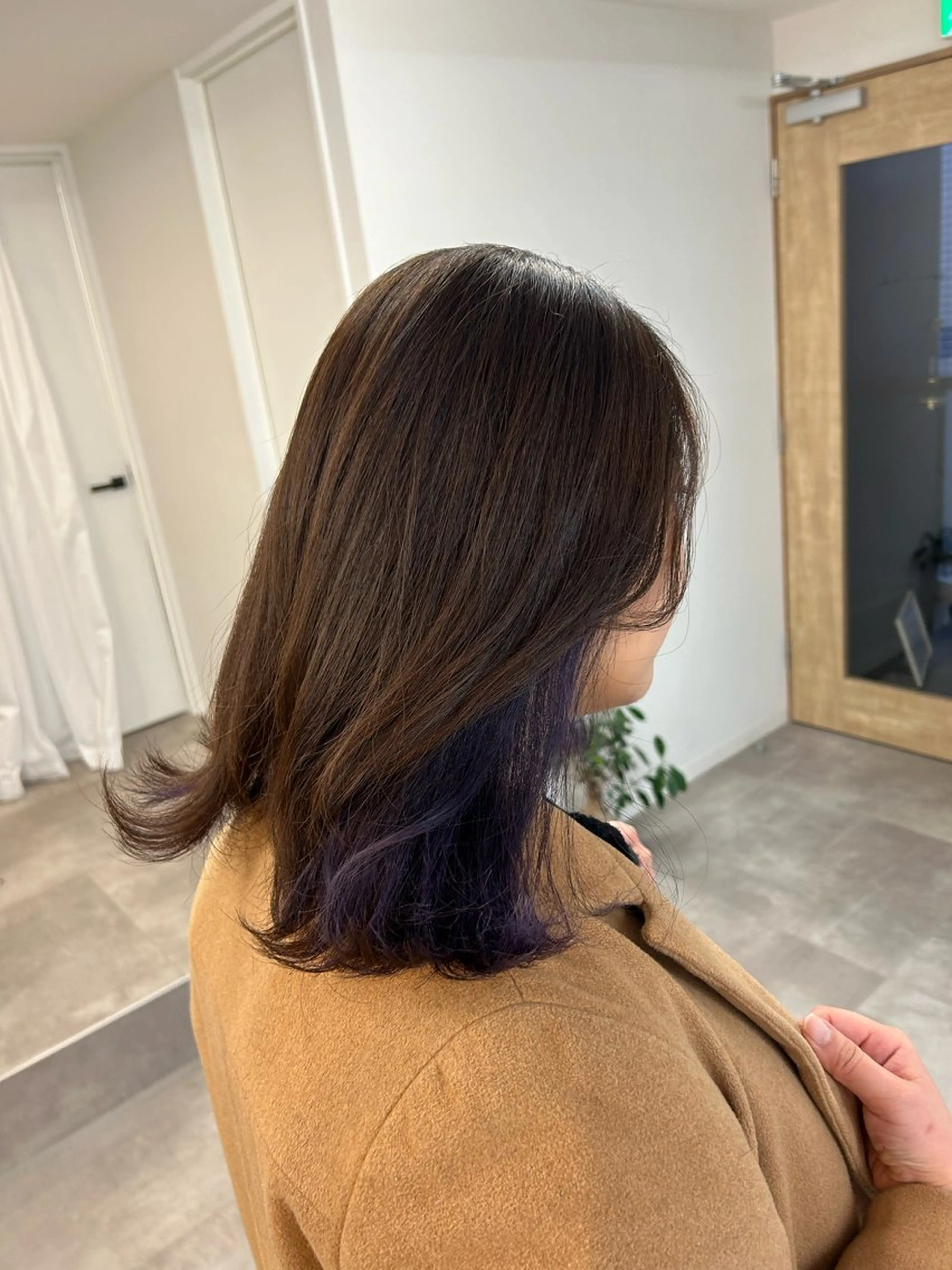 セミロング カラー ブラウンカラー バイオレットカラー カット ヘアカラー 暖色･似合わせカラー (廣石沙英🎀)のヘアスタイル