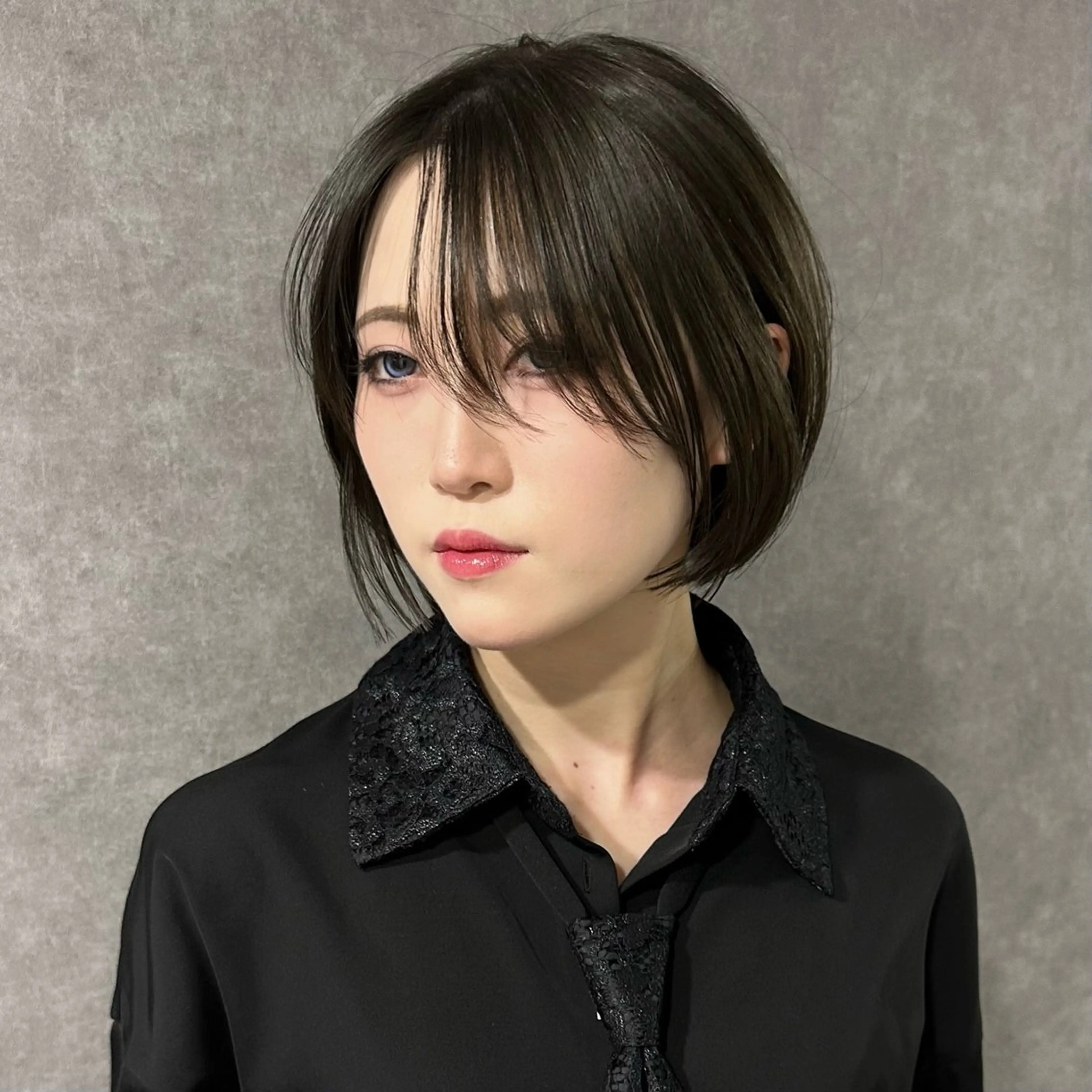 ショート カラー ハンサムショート グレージュ オリーブグレージュ オリーブグレー ボブ ショートオタク ❣️Genkiのヘアスタイル