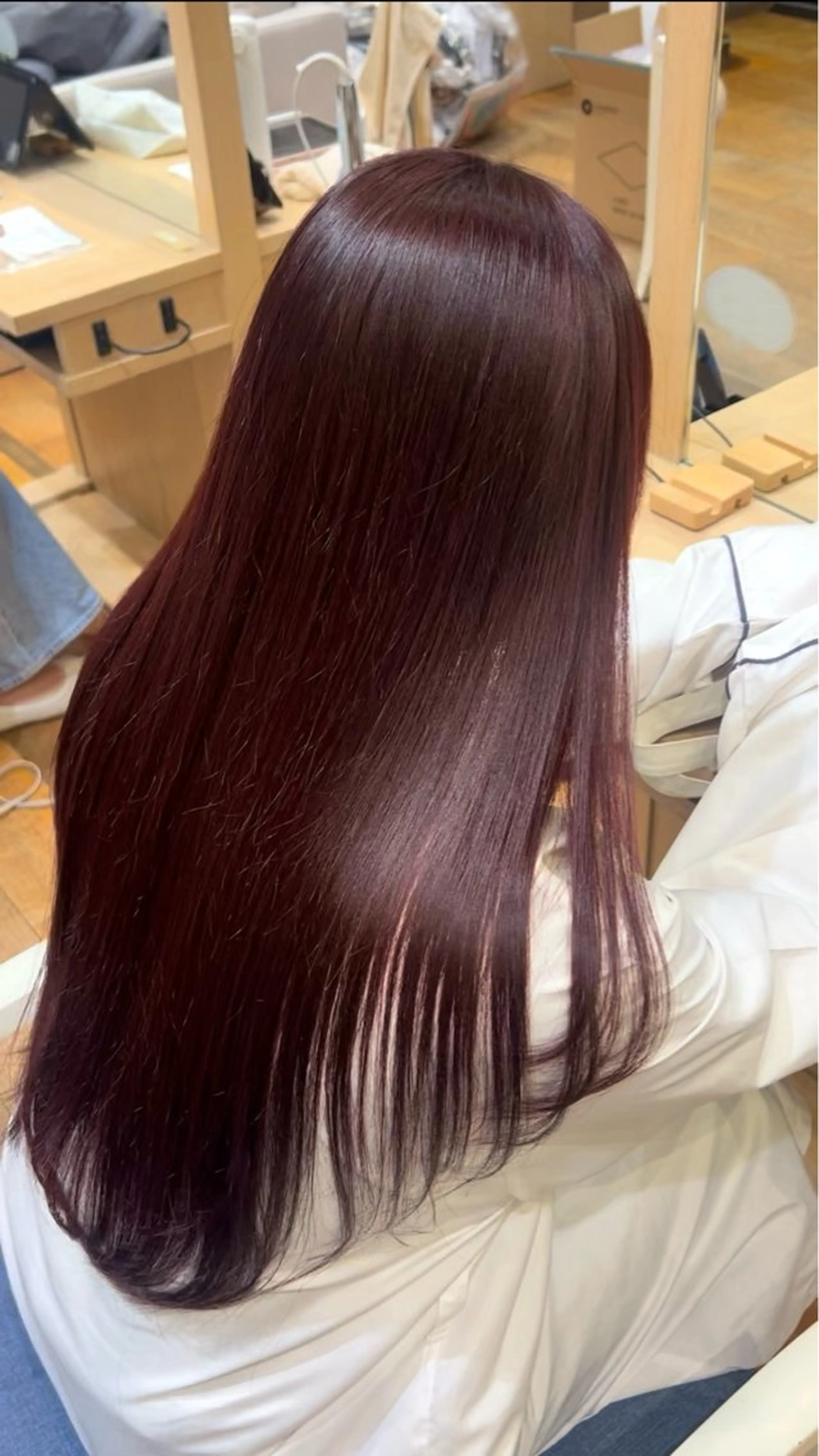 カラー レッドカラー ヘアカラー 市吉 杏奈のヘアスタイル