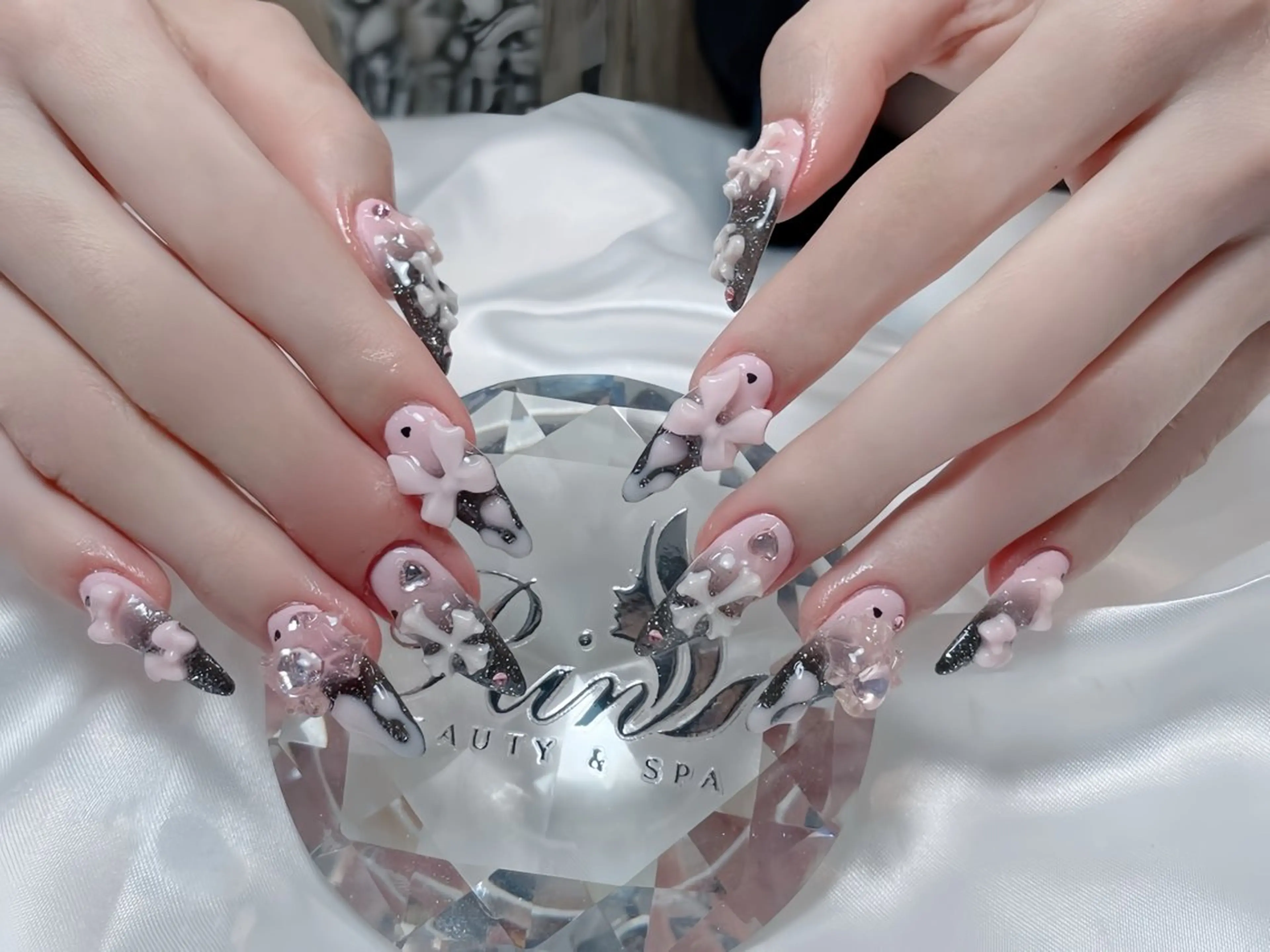 ネイル チークネイル フラッシュネイル フラワーネイル フットネイル ジェルネイル ハンドネイル Rin Nail Shinokuboのネイルデザイン