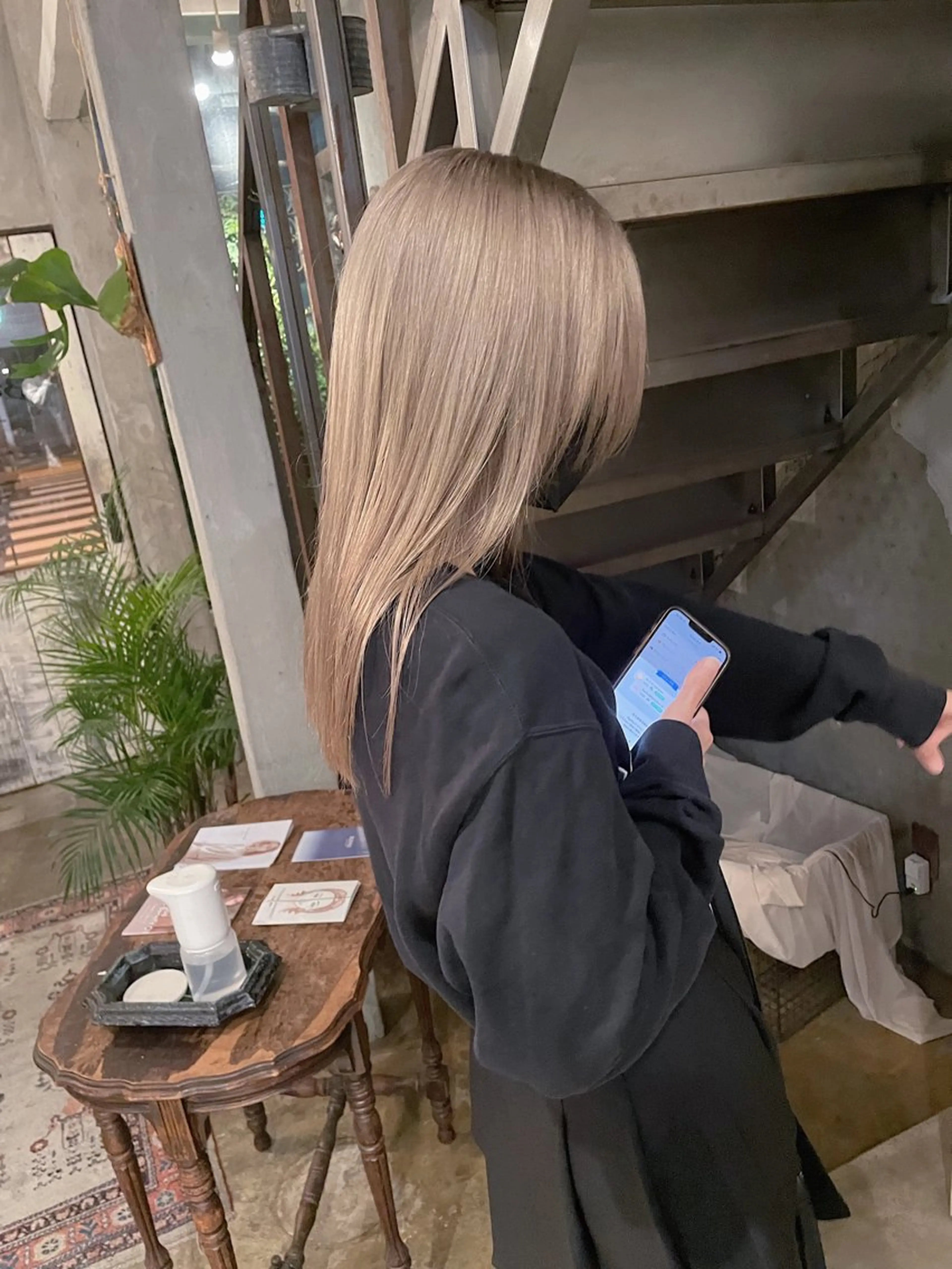 🦄カット＋ケアブリーチ＋カラー＋潤い3stepトリートメント【超音波アイロン付】の写真