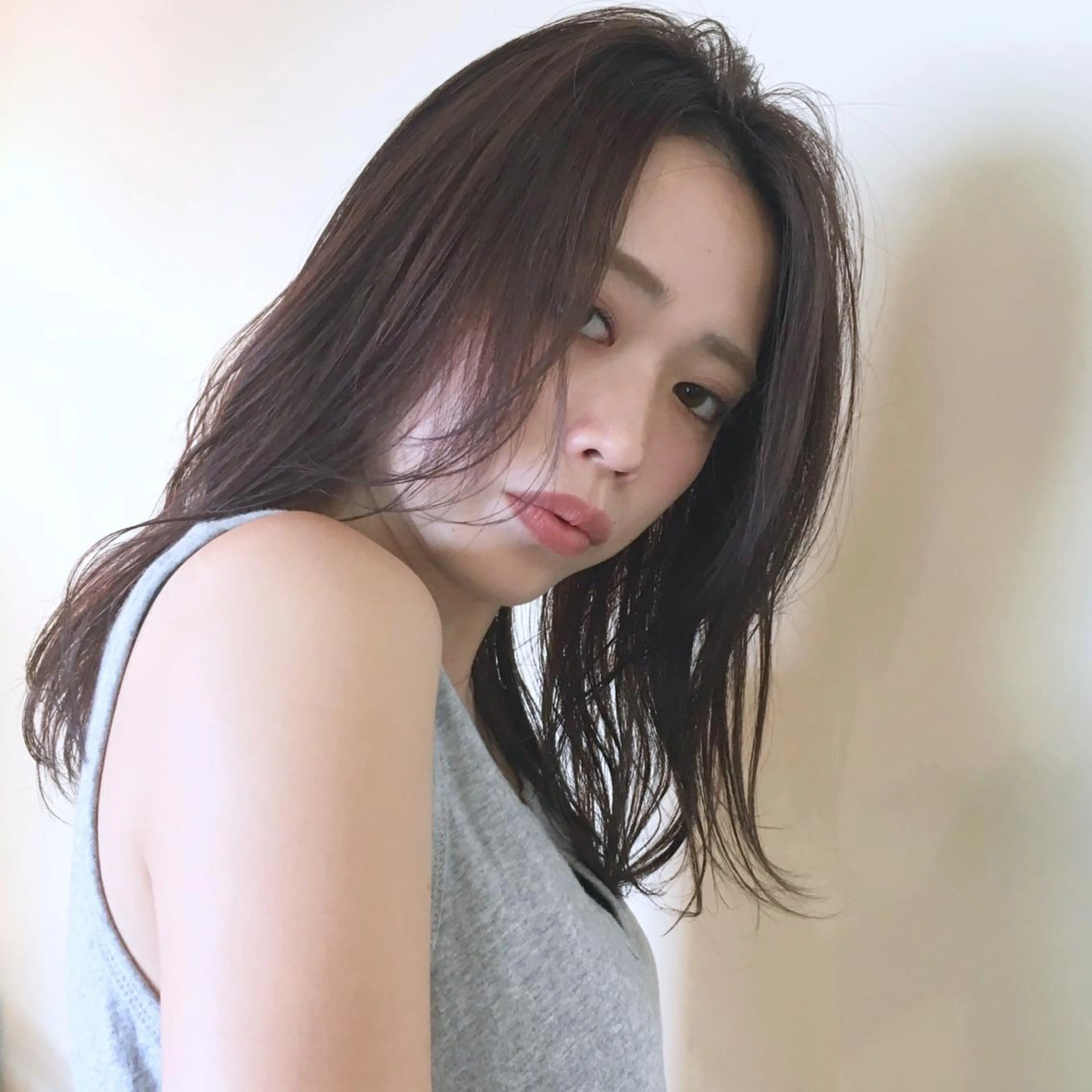 セミロング カラー アッシュ ダブルカラー パープルカラー パープルアッシュ 上川 美幸のヘアスタイル