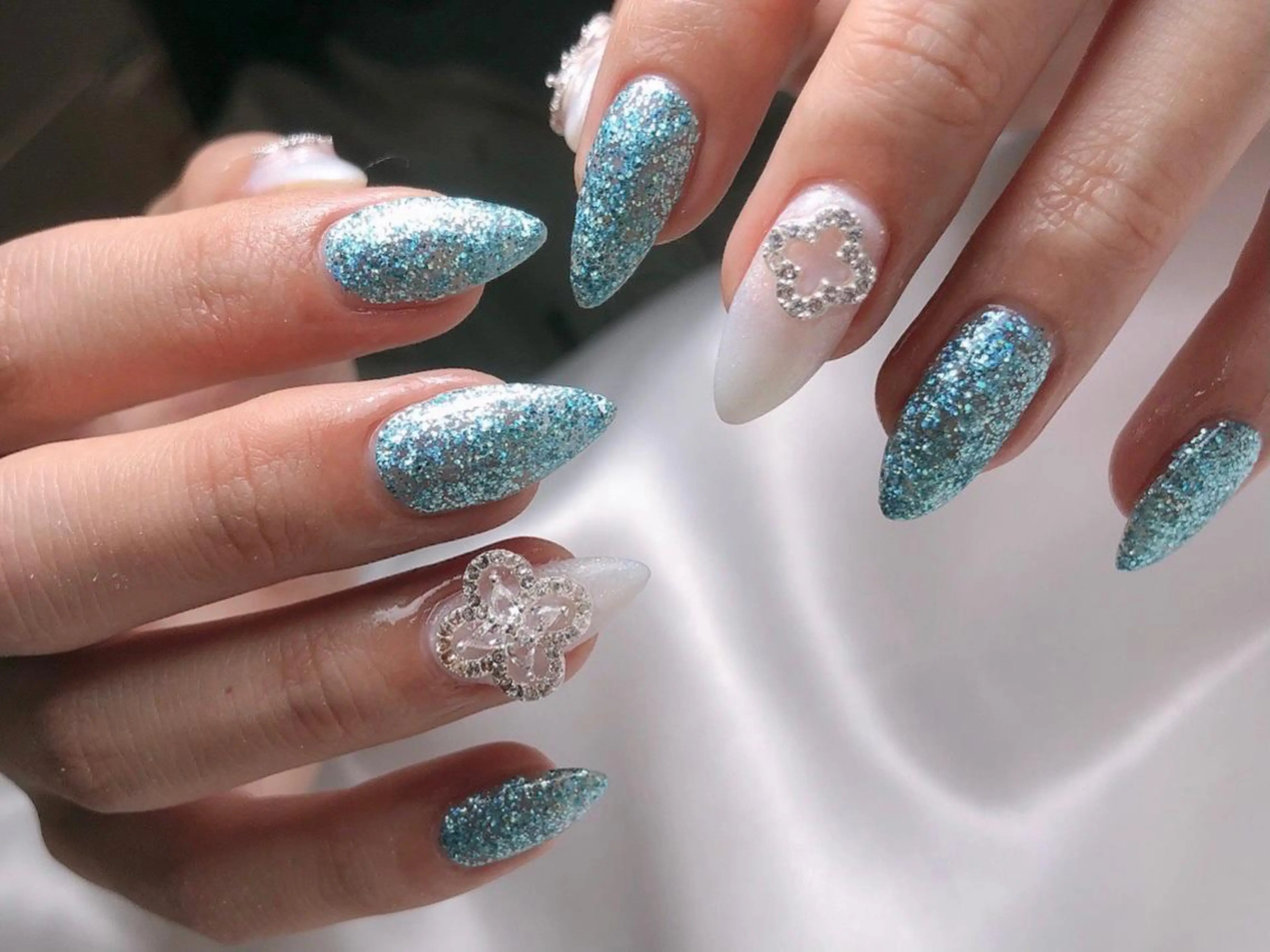 ネイル ブルー キラキラネイル ラメ(グリッター) 冬ネイル GREEM グリームのネイルデザイン