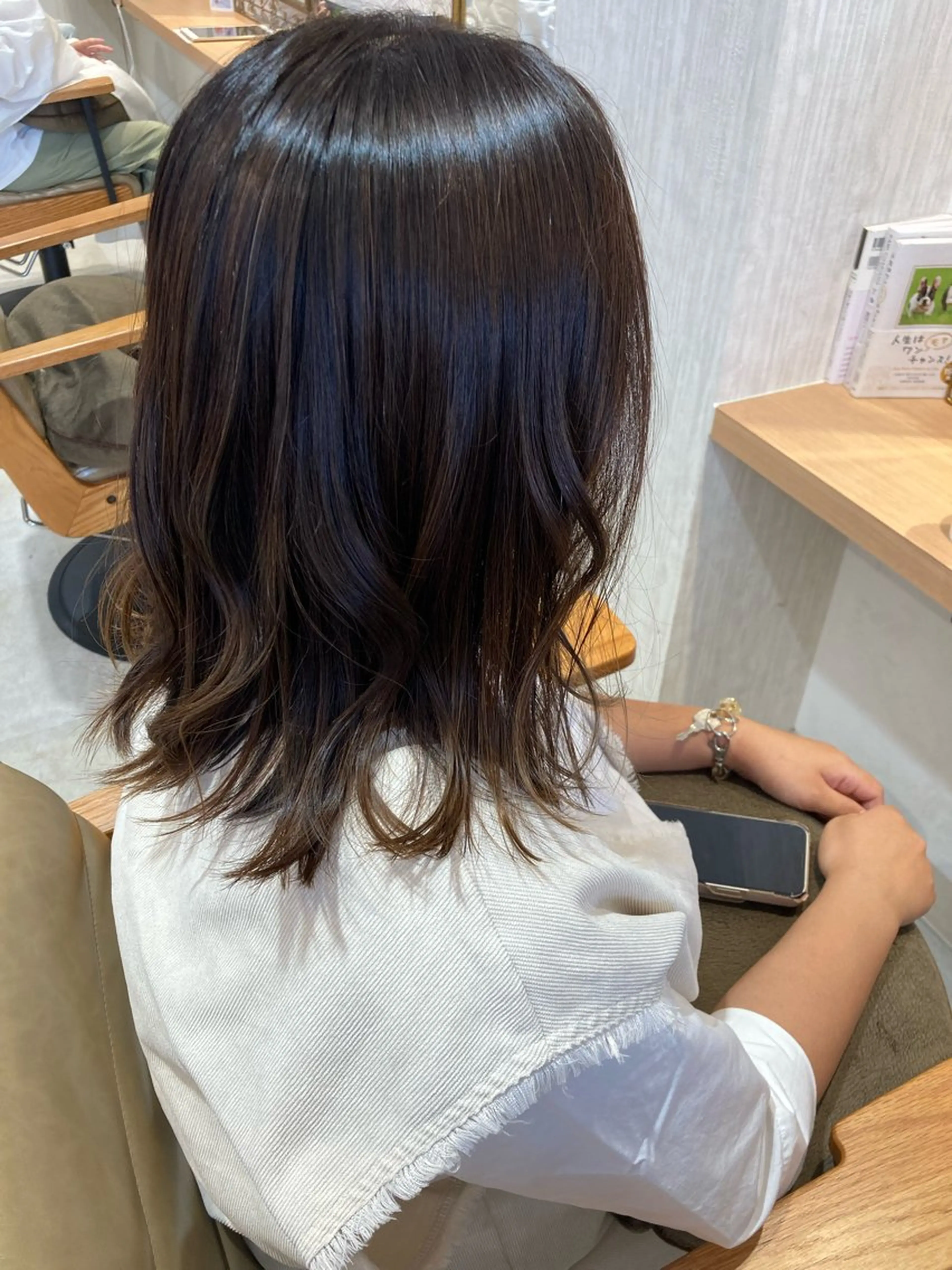 ミディアム 艶カラー3850 まいのヘアスタイル