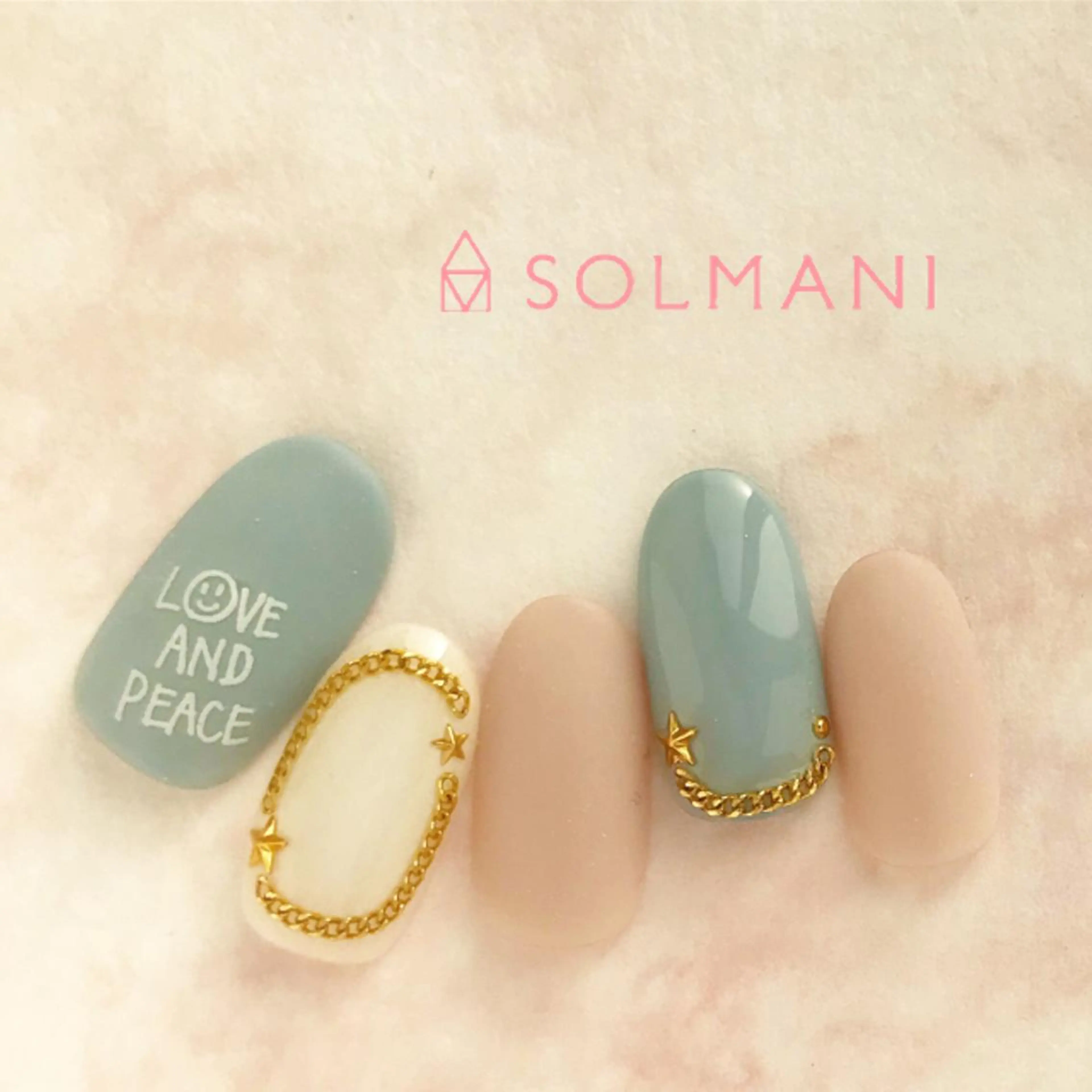 ネイル SOLMANI 予約担当のネイルデザイン