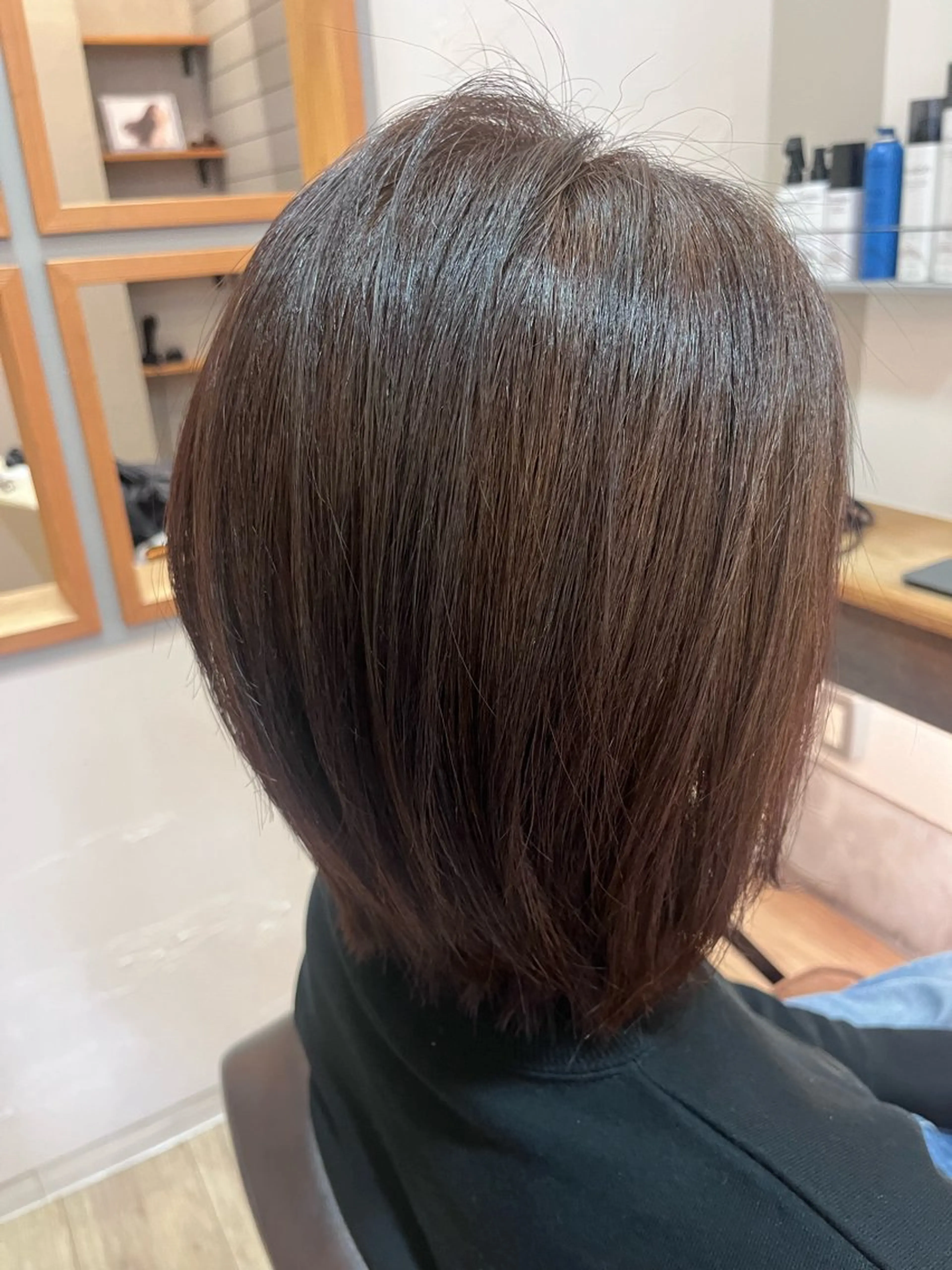 ミディアム ボブ ハラちゃんカット✂︎ 透明感🩵ケアカラーのヘアスタイル