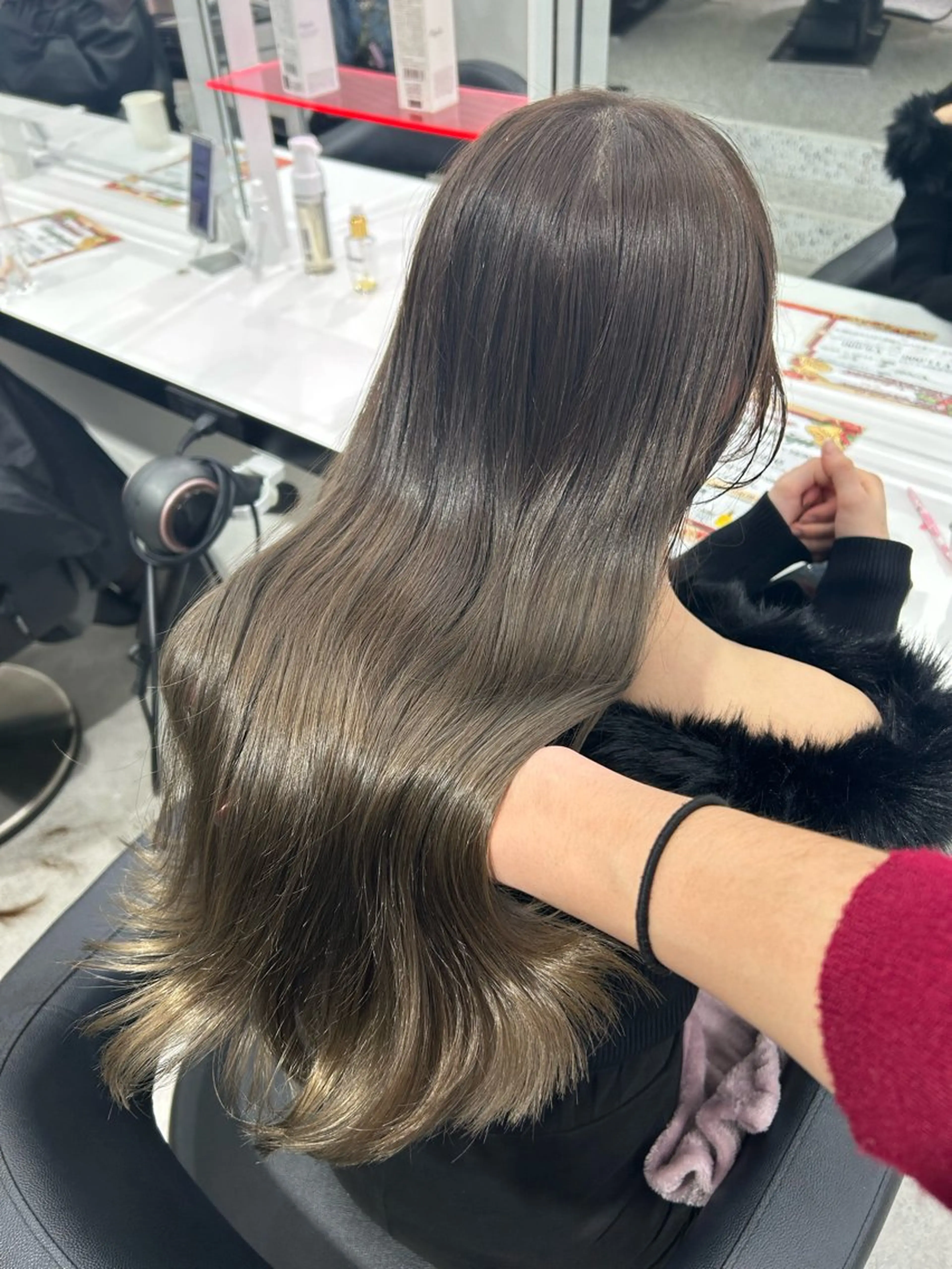 ロング カラー エフェクトブリーチ／ レイヤーカット／翔のヘアスタイル